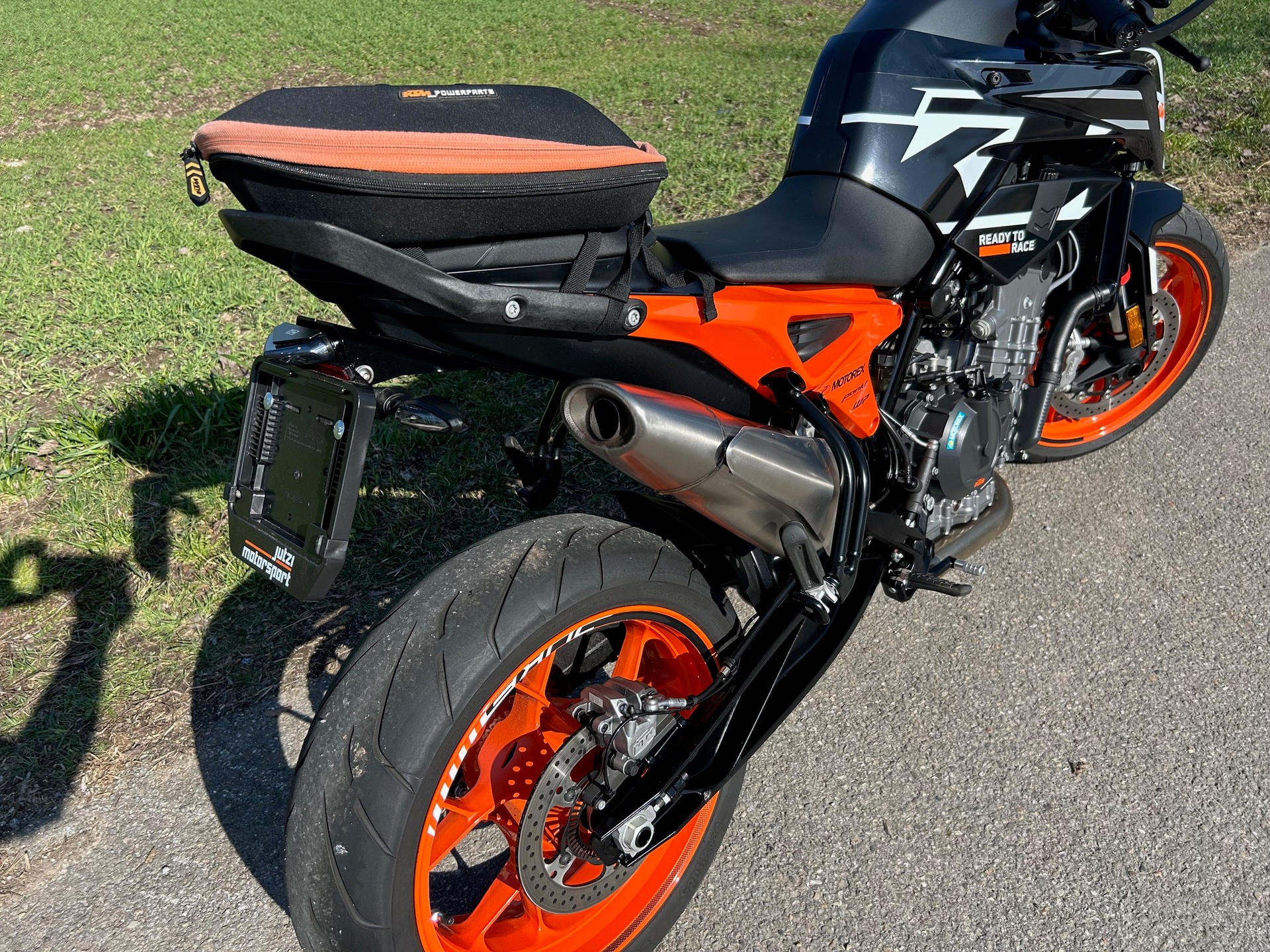KTM 890 Duke GP-image-3