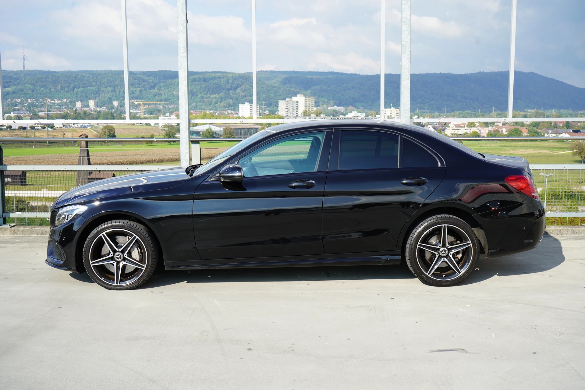 MERCEDES-BENZ C 250 d SWISS STAR AMG LINE NIGHT 4MATIC 9G-TRONIC l 204 PS-image-5