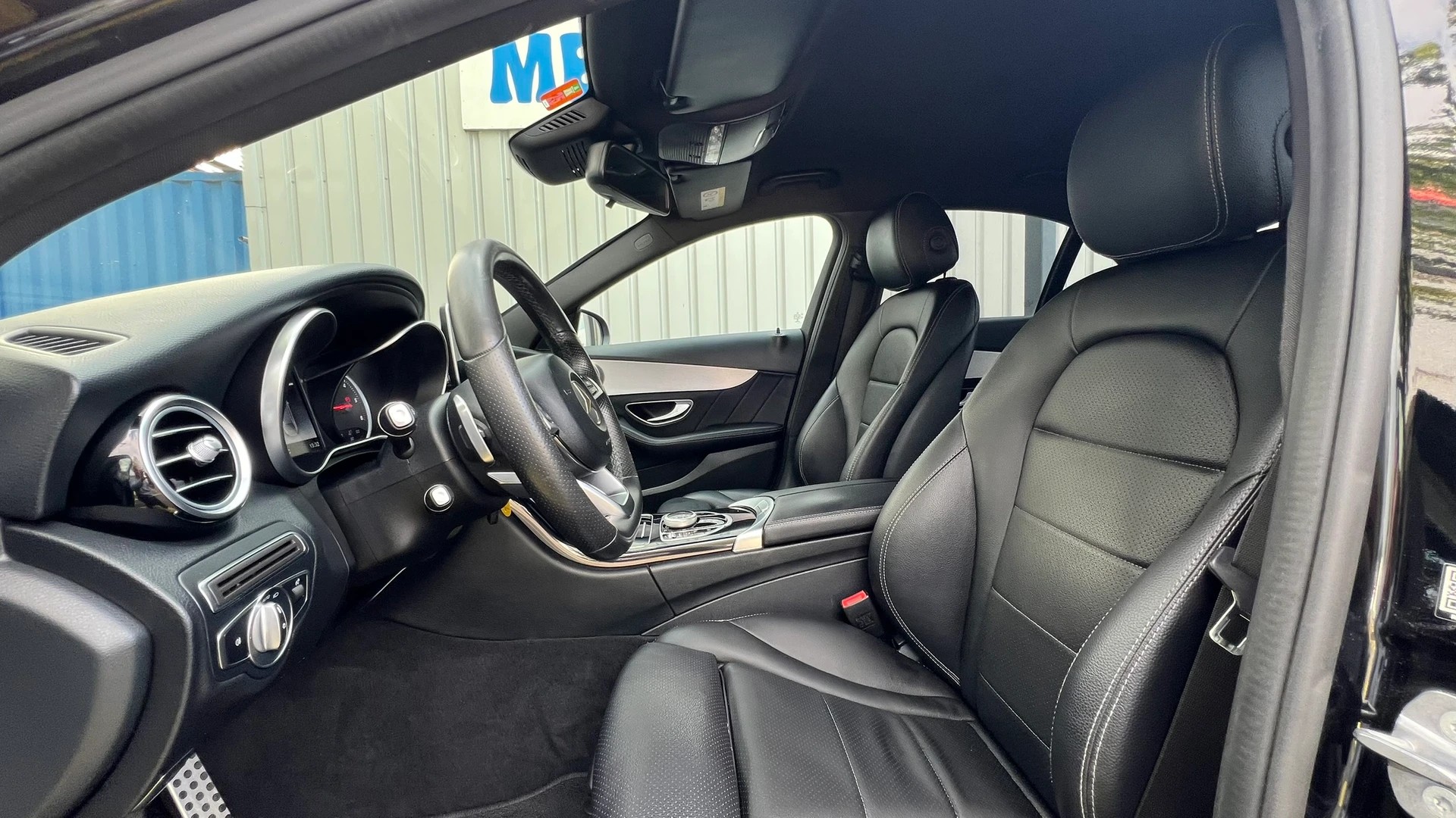 MERCEDES-BENZ C 250 d SWISS STAR AMG LINE NIGHT 4MATIC 9G-TRONIC l 204 PS-image-23