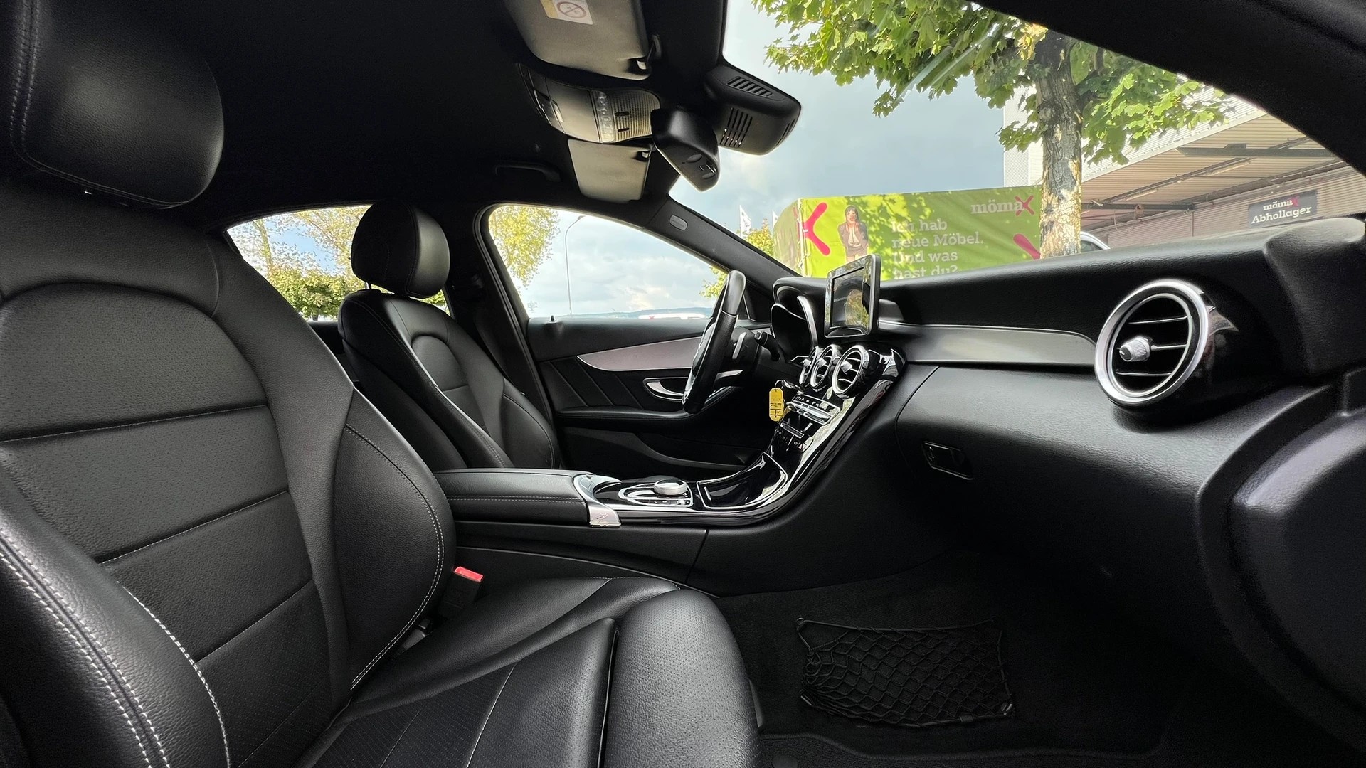 MERCEDES-BENZ C 250 d SWISS STAR AMG LINE NIGHT 4MATIC 9G-TRONIC l 204 PS-image-22