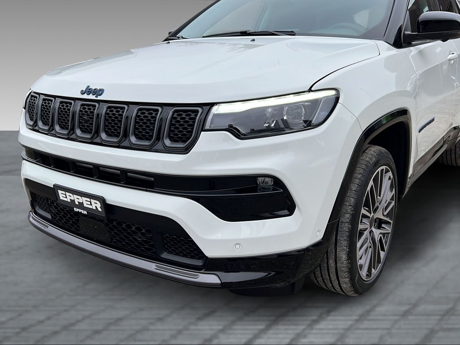 JEEP Compass 1.3 Summit 4xe-image-12