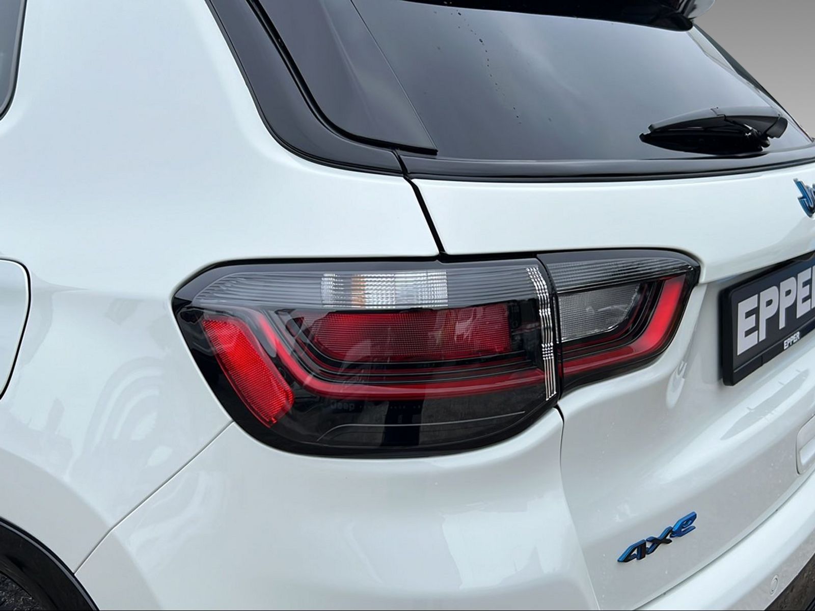 JEEP Compass 1.3 Summit 4xe-image-13