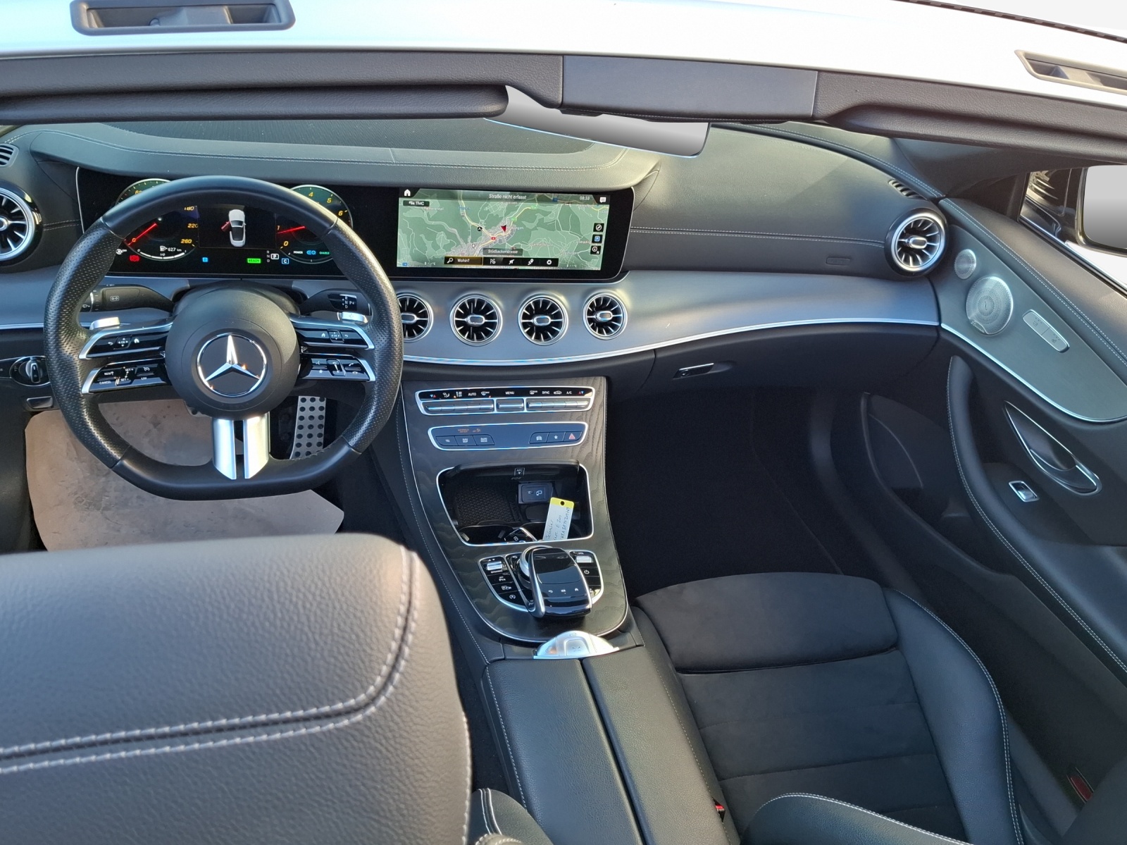 MERCEDES-BENZ E 200 Cabriolet AMG Line 9G-Tronic-image-8