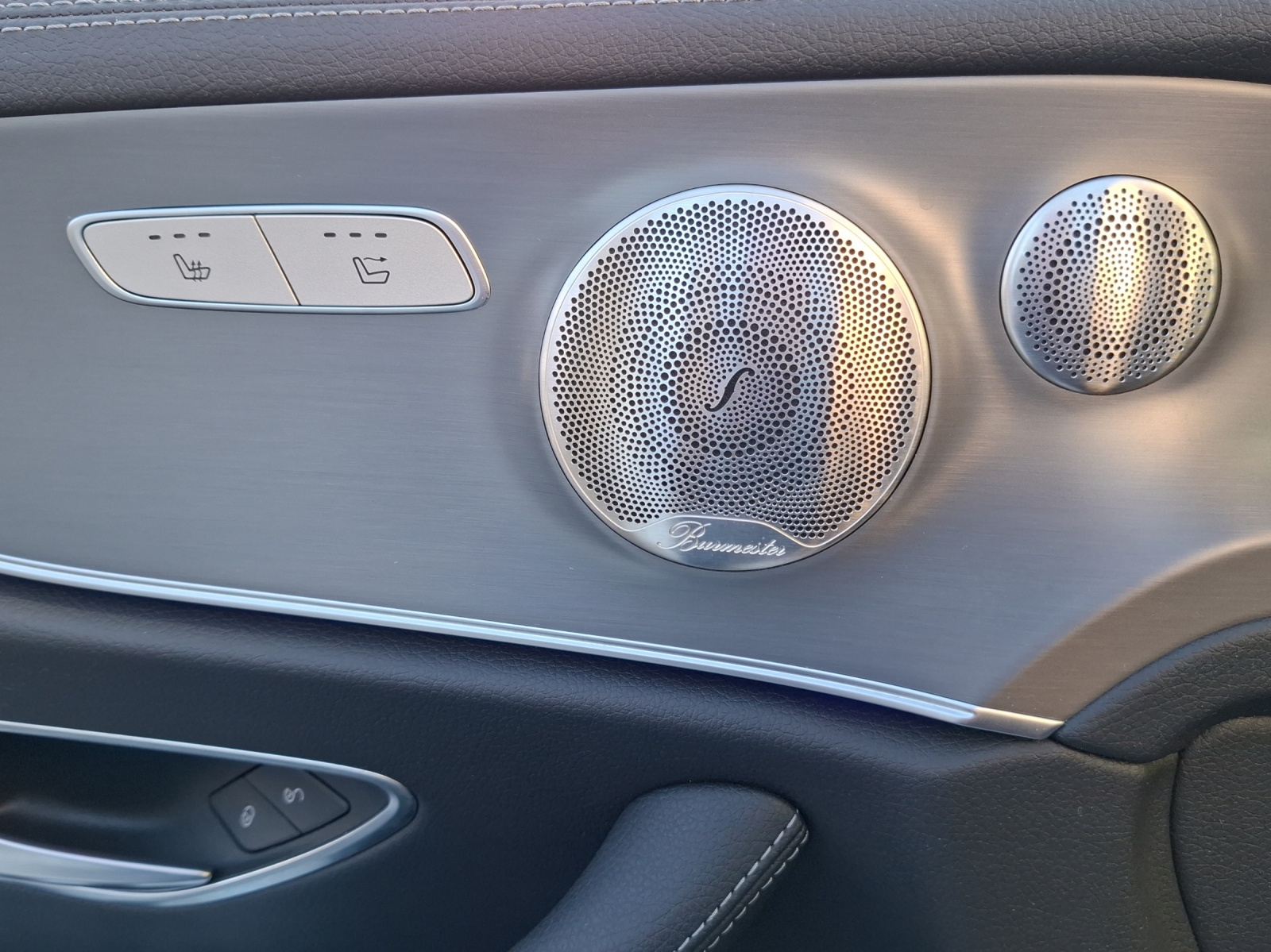 MERCEDES-BENZ E 200 Cabriolet AMG Line 9G-Tronic-image-14