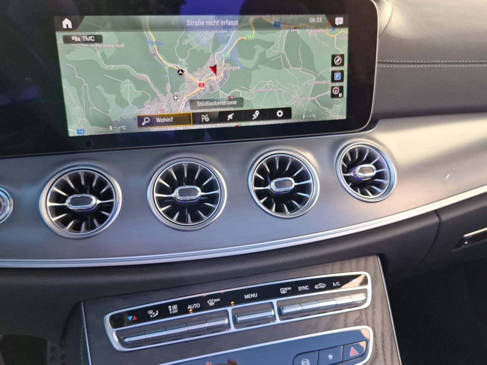 MERCEDES-BENZ E 200 Cabriolet AMG Line 9G-Tronic-image-10