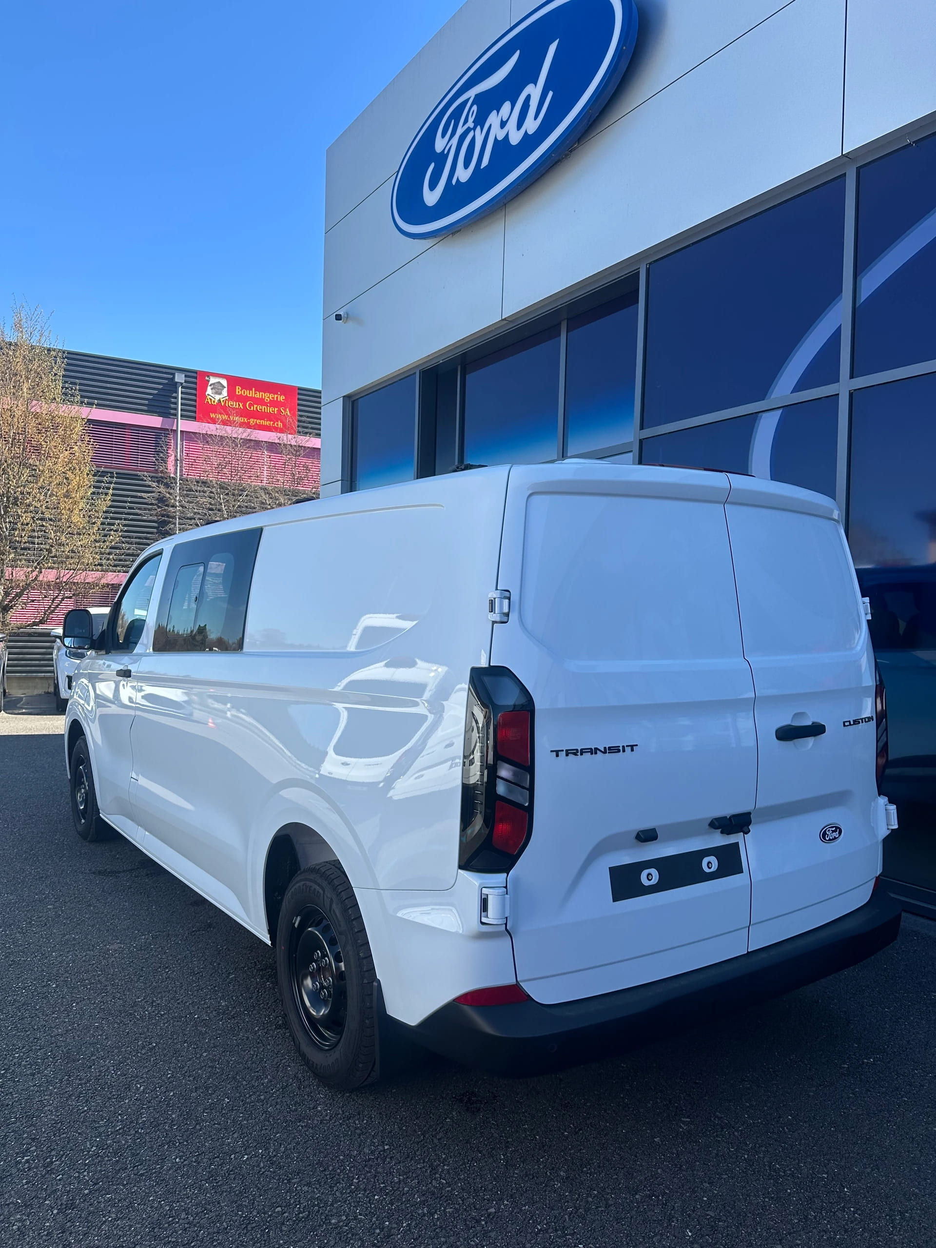 FORD Transit Custom Van 320 L2 2.0 Trend/136CV/Aut./FWD-image-3