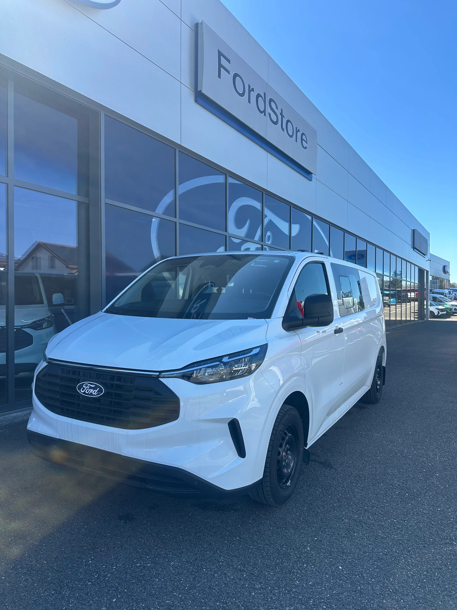 FORD Transit Custom Van 320 L2 2.0 Trend/136CV/Aut./FWD-image-1