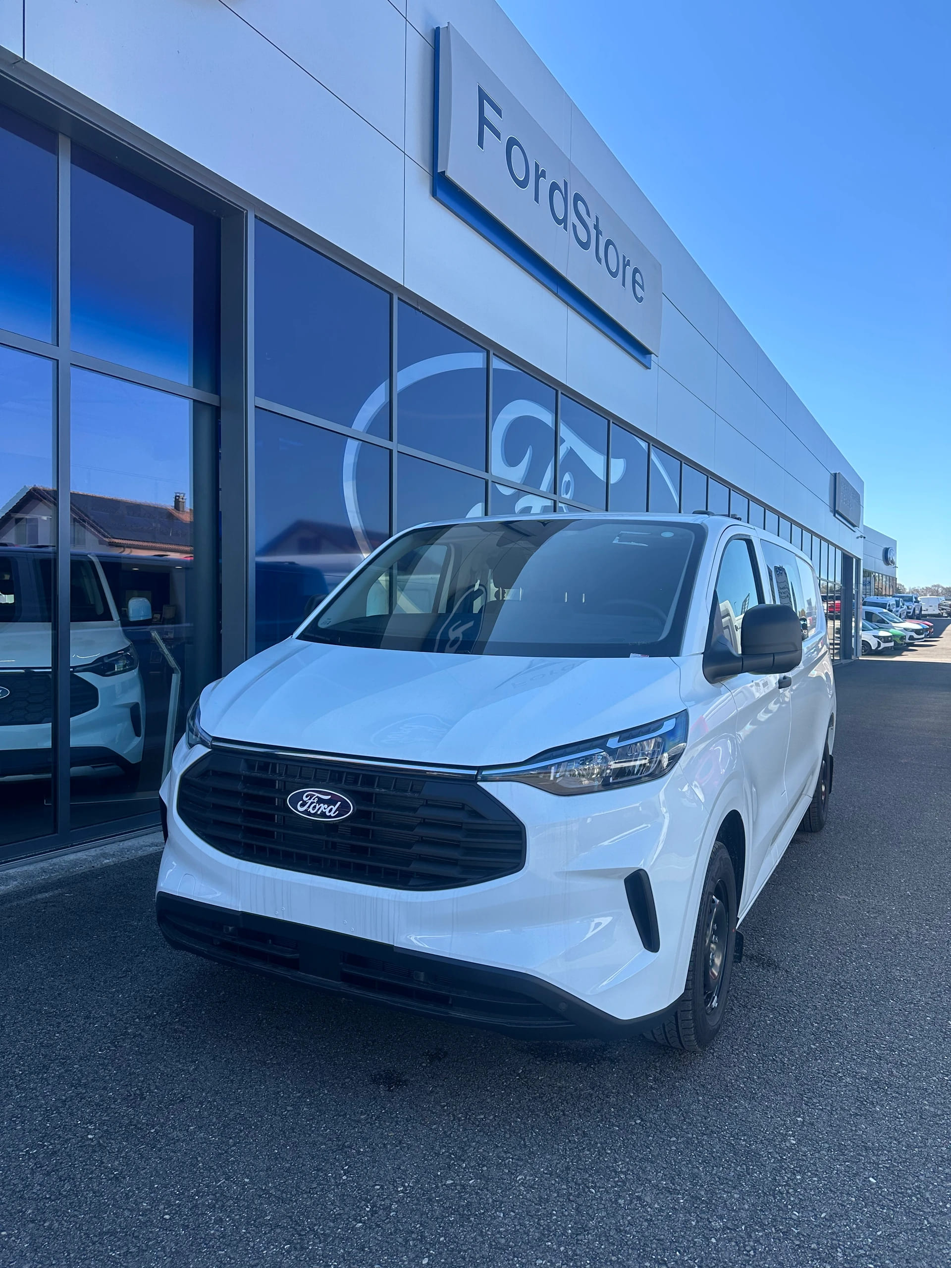 FORD Transit Custom Van 320 L2 2.0 Trend/136CV/Aut./FWD-image-0