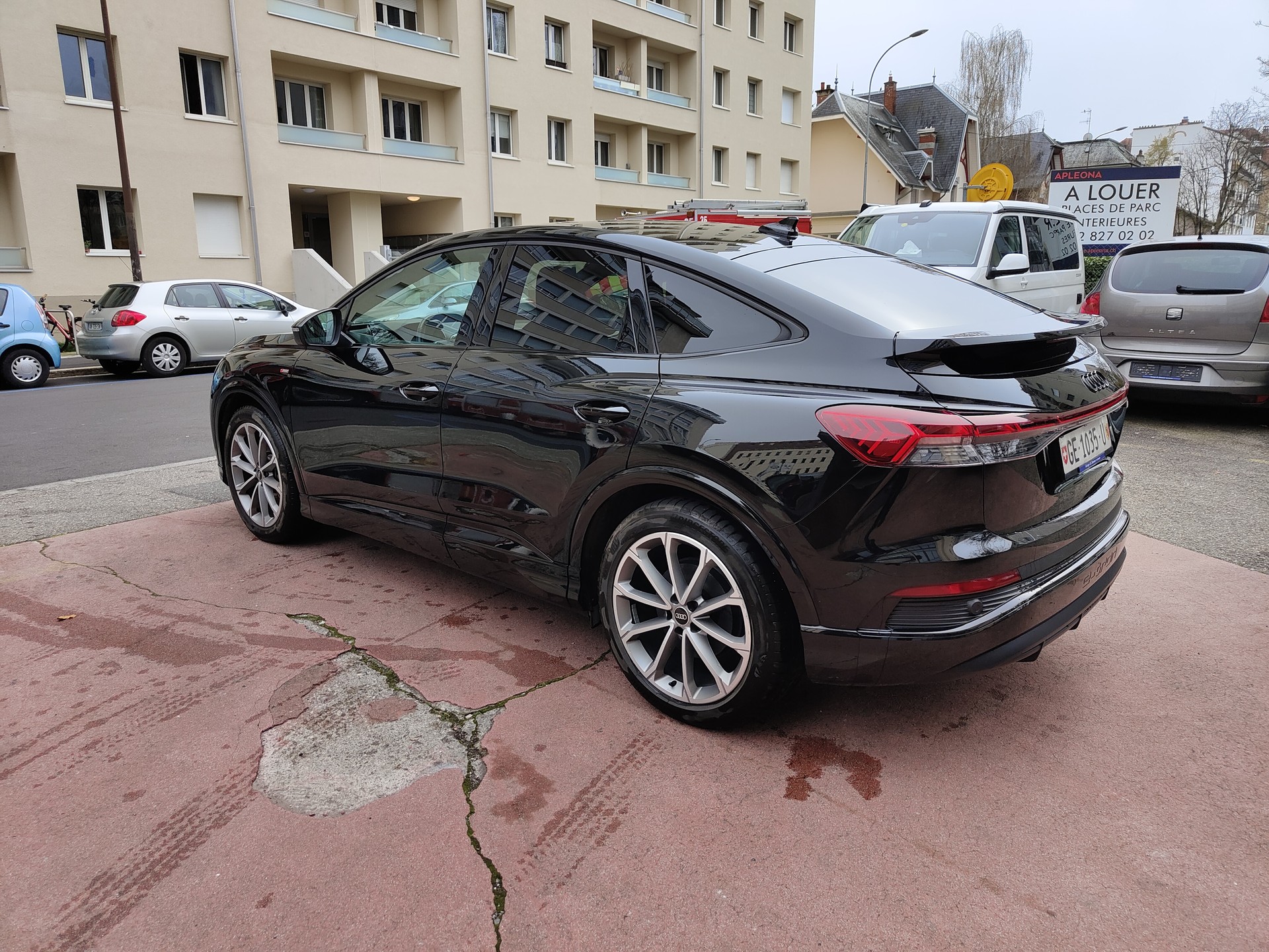 AUDI Q4 Sportback e-tron 50 quattro-image-1