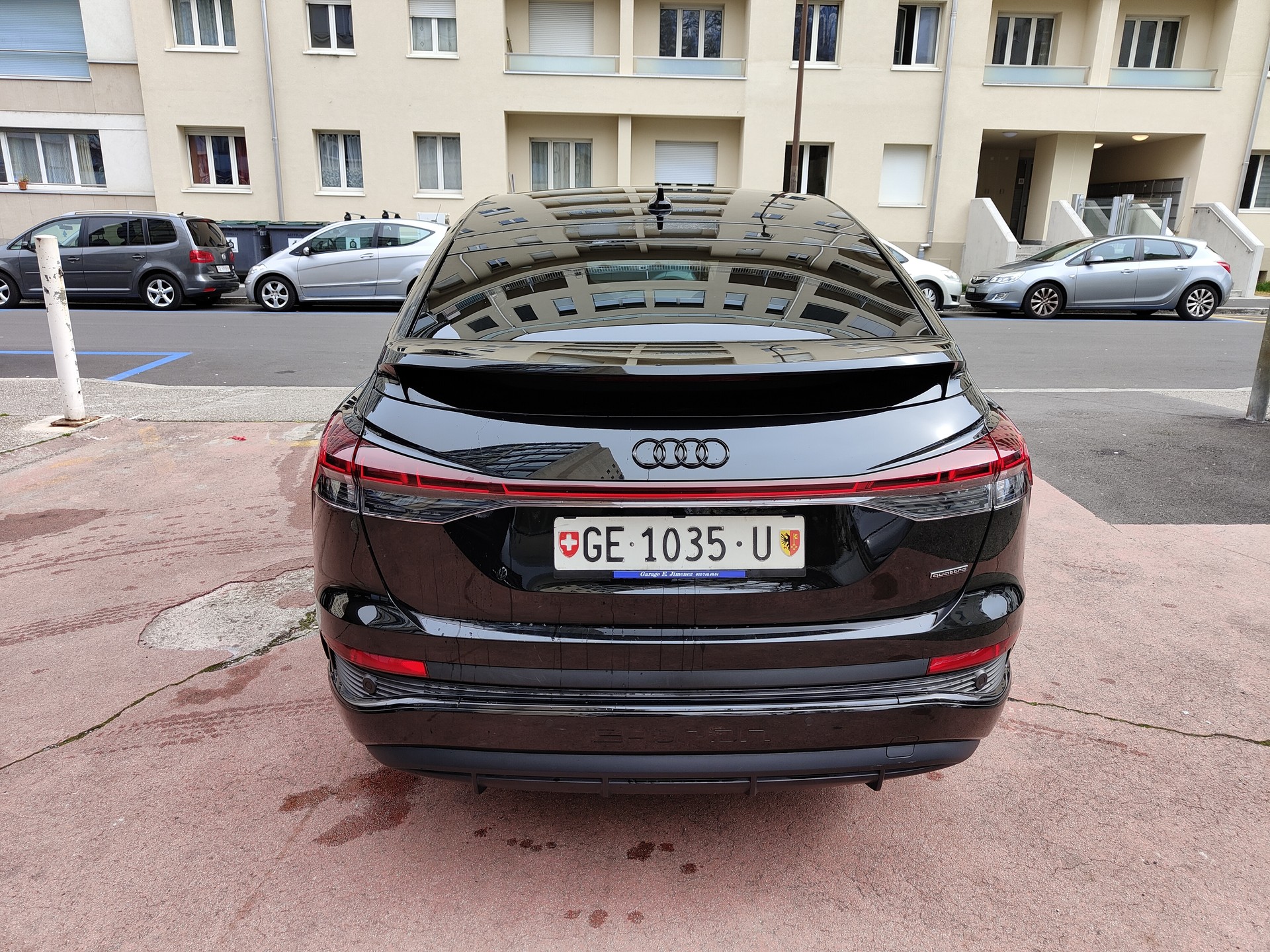 AUDI Q4 Sportback e-tron 50 quattro-image-2