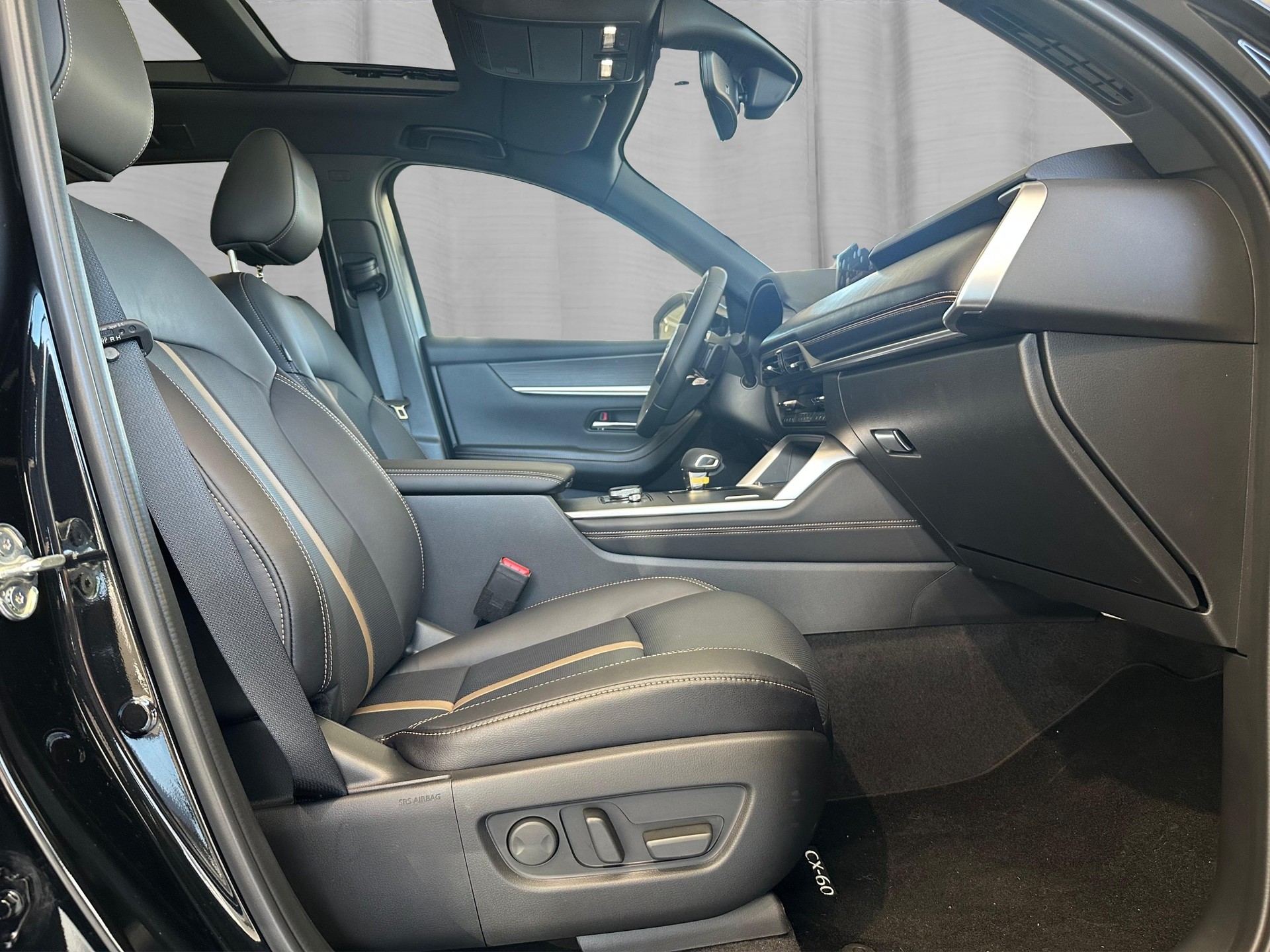 MAZDA CX-60 e-Skyactiv PHEV 327 AWD Homura Plus-image-14