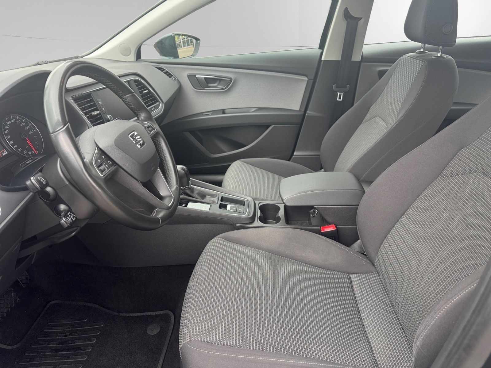 SEAT Leon 1.6 TDI CR Style DSG-image-10