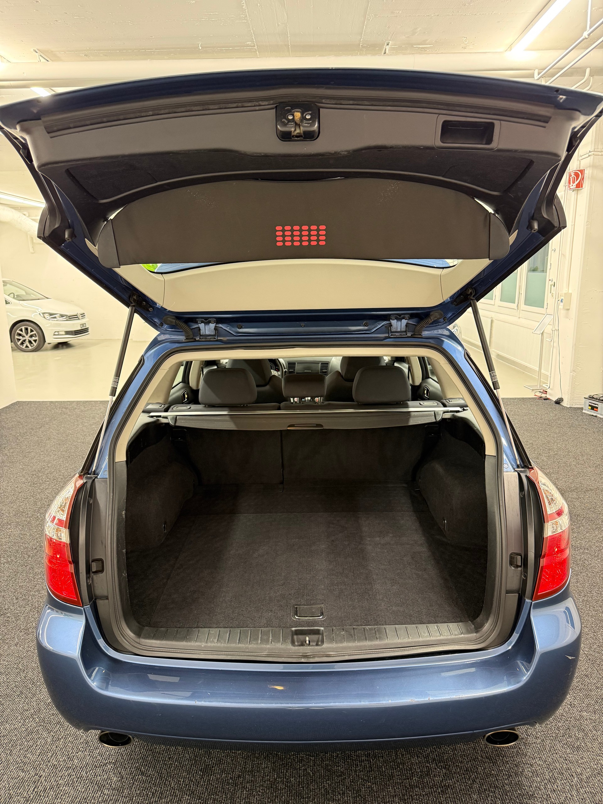 SUBARU Legacy 2.0R AWD Joker Automatic-image-6