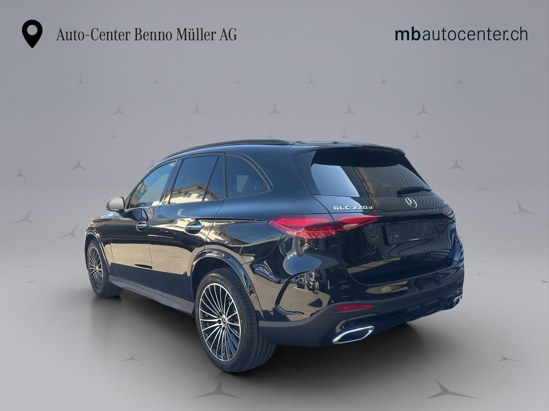MERCEDES-BENZ GLC 220 d AMG Line 4matic-image-3