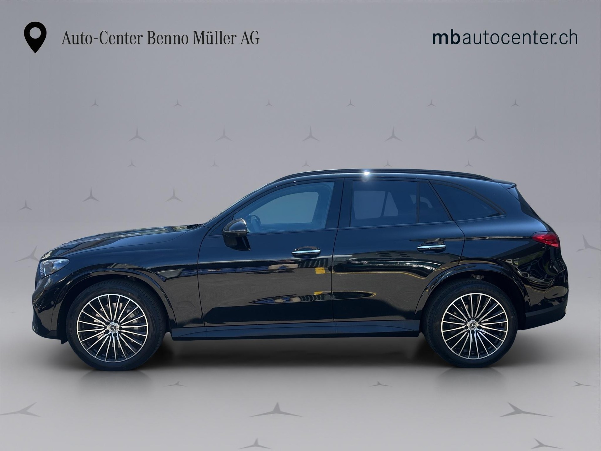 MERCEDES-BENZ GLC 220 d AMG Line 4matic-image-2