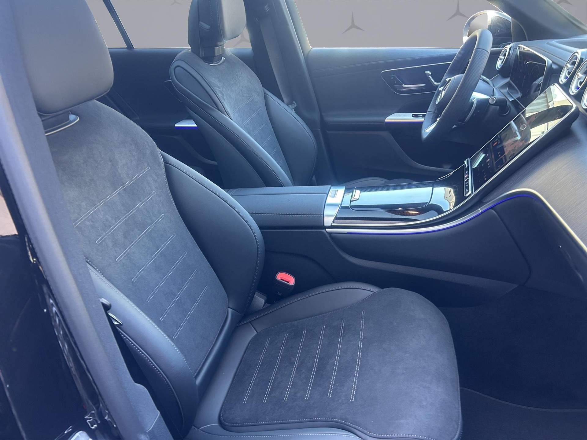 MERCEDES-BENZ GLC 220 d AMG Line 4matic-image-15