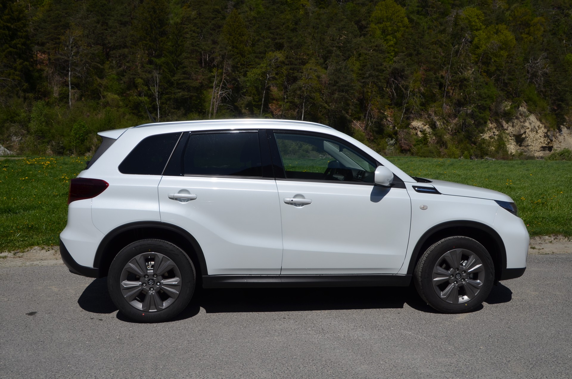 SUZUKI Vitara 1.4 Boosterjet Compact + 4x4 Hybrid Automatic-image-6