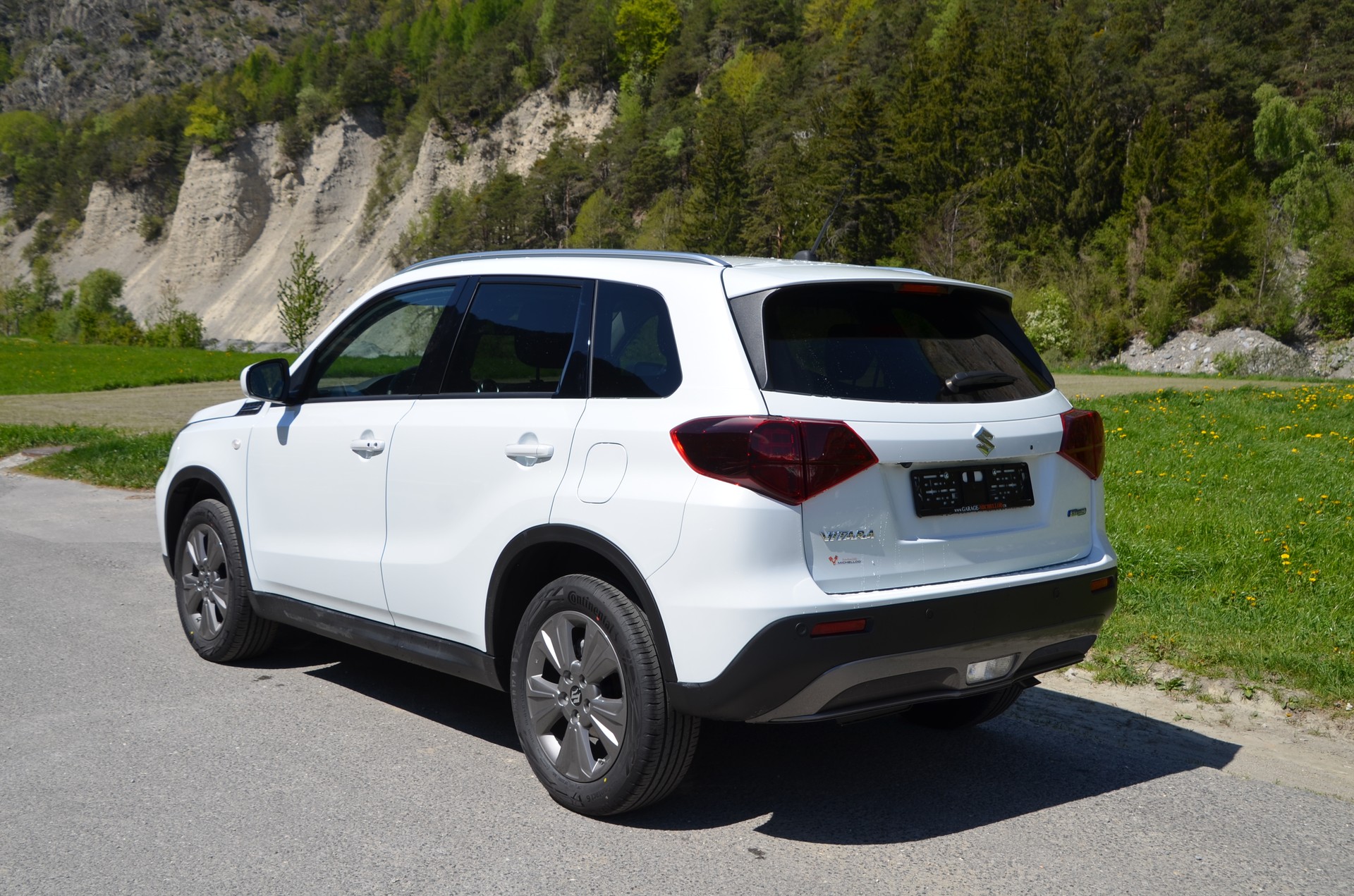 SUZUKI Vitara 1.4 Boosterjet Compact + 4x4 Hybrid Automatic-image-2