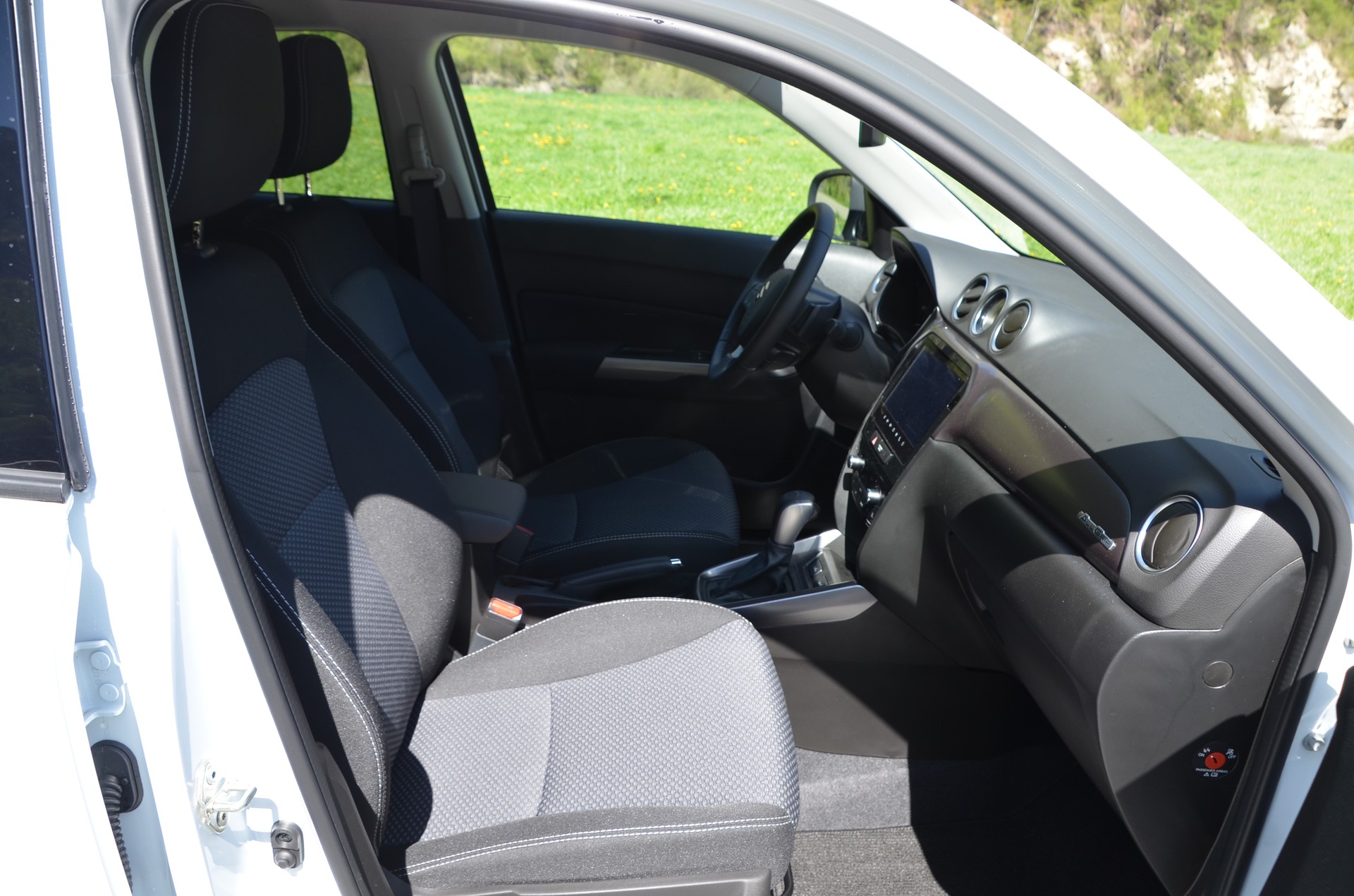 SUZUKI Vitara 1.4 Boosterjet Compact + 4x4 Hybrid Automatic-image-10