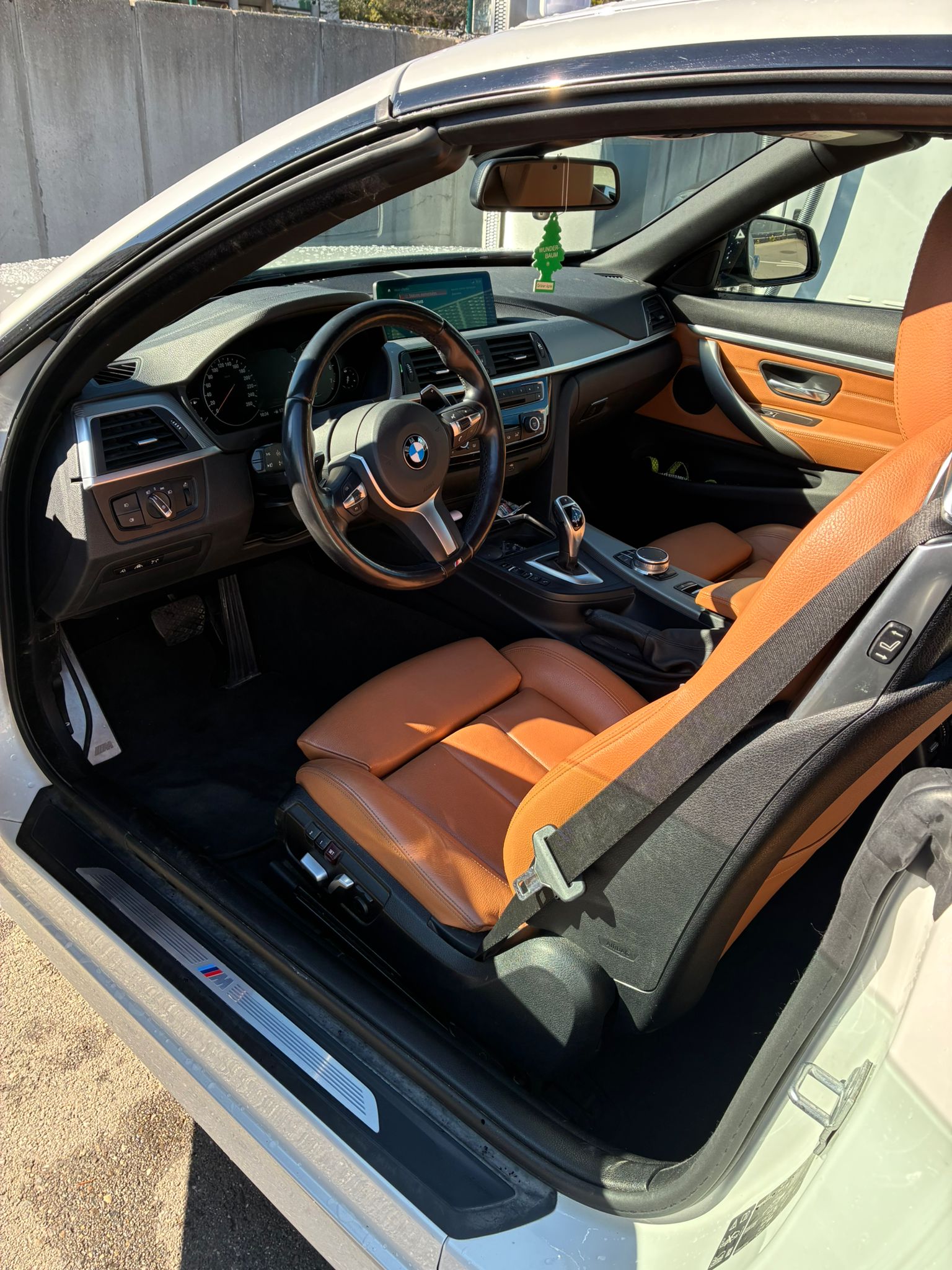BMW 440i Cabriolet xDrive M Sport Steptronic-image-3