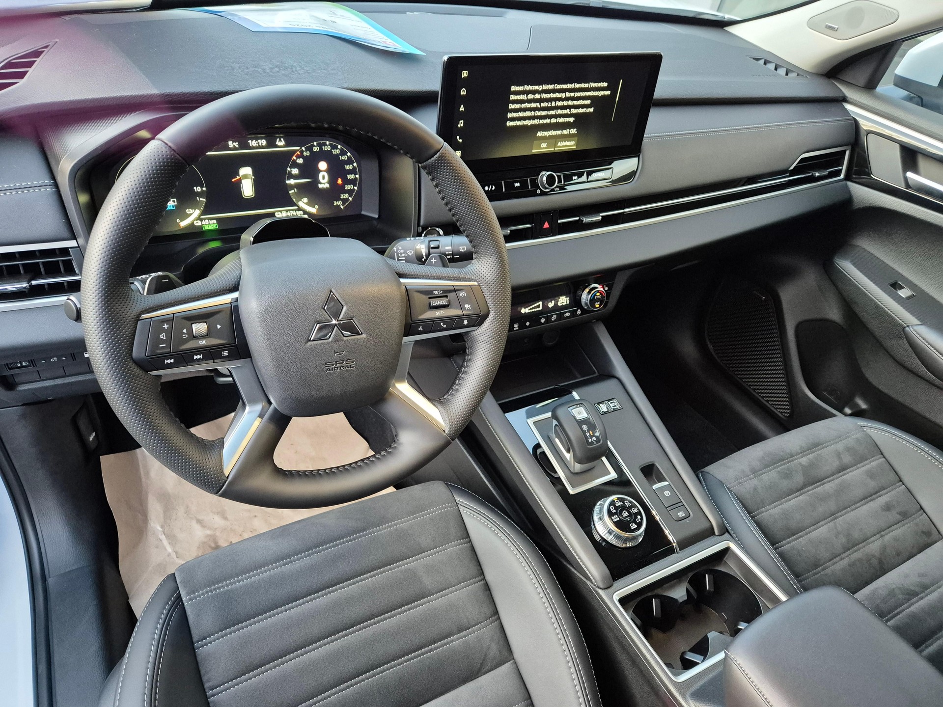 MITSUBISHI Outlander 2.4 PHEV Invite 4x4 MEGAAKTION-image-5