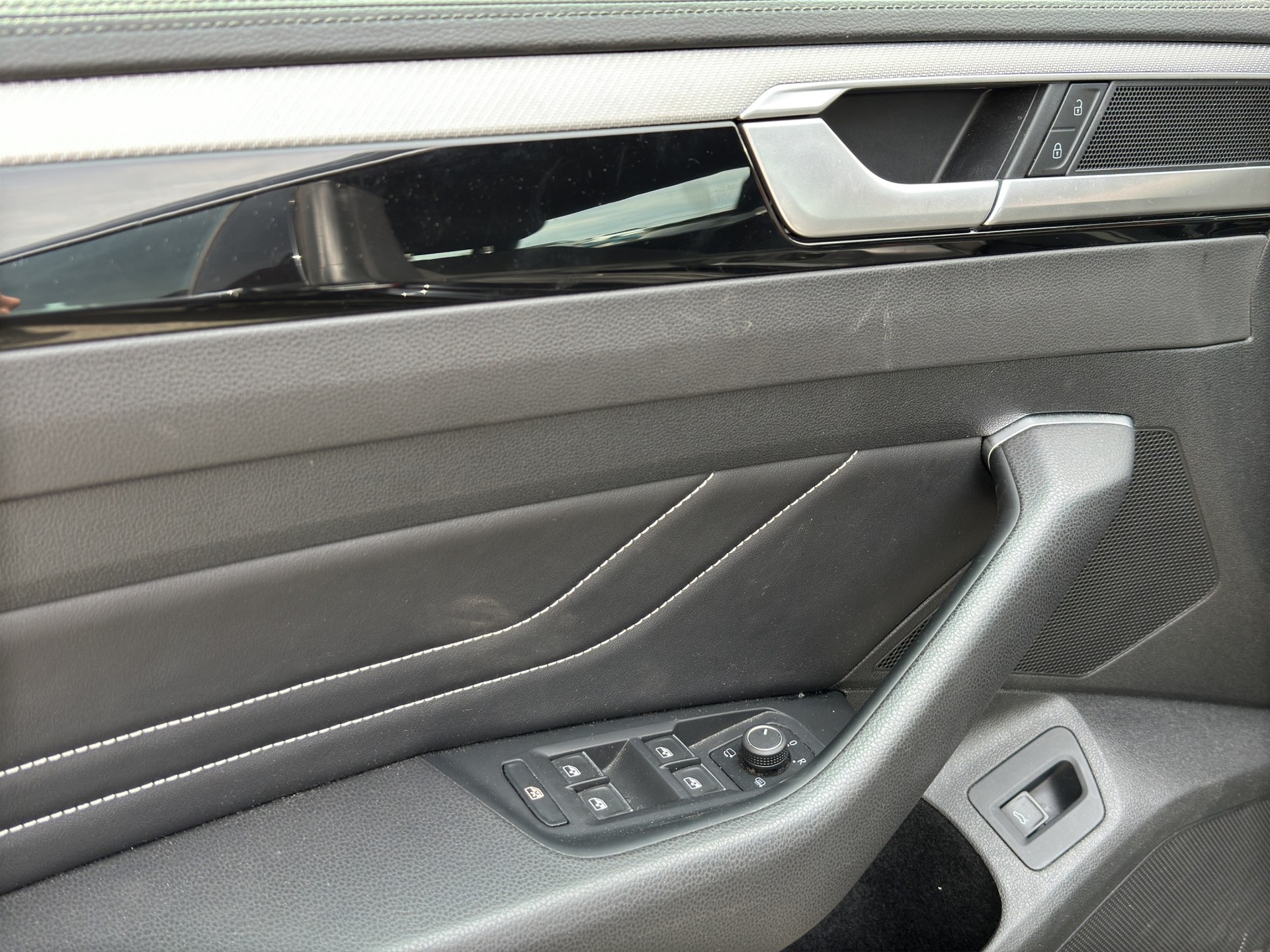 VW Arteon SB 2.0 TSI R-Line DSG-image-8