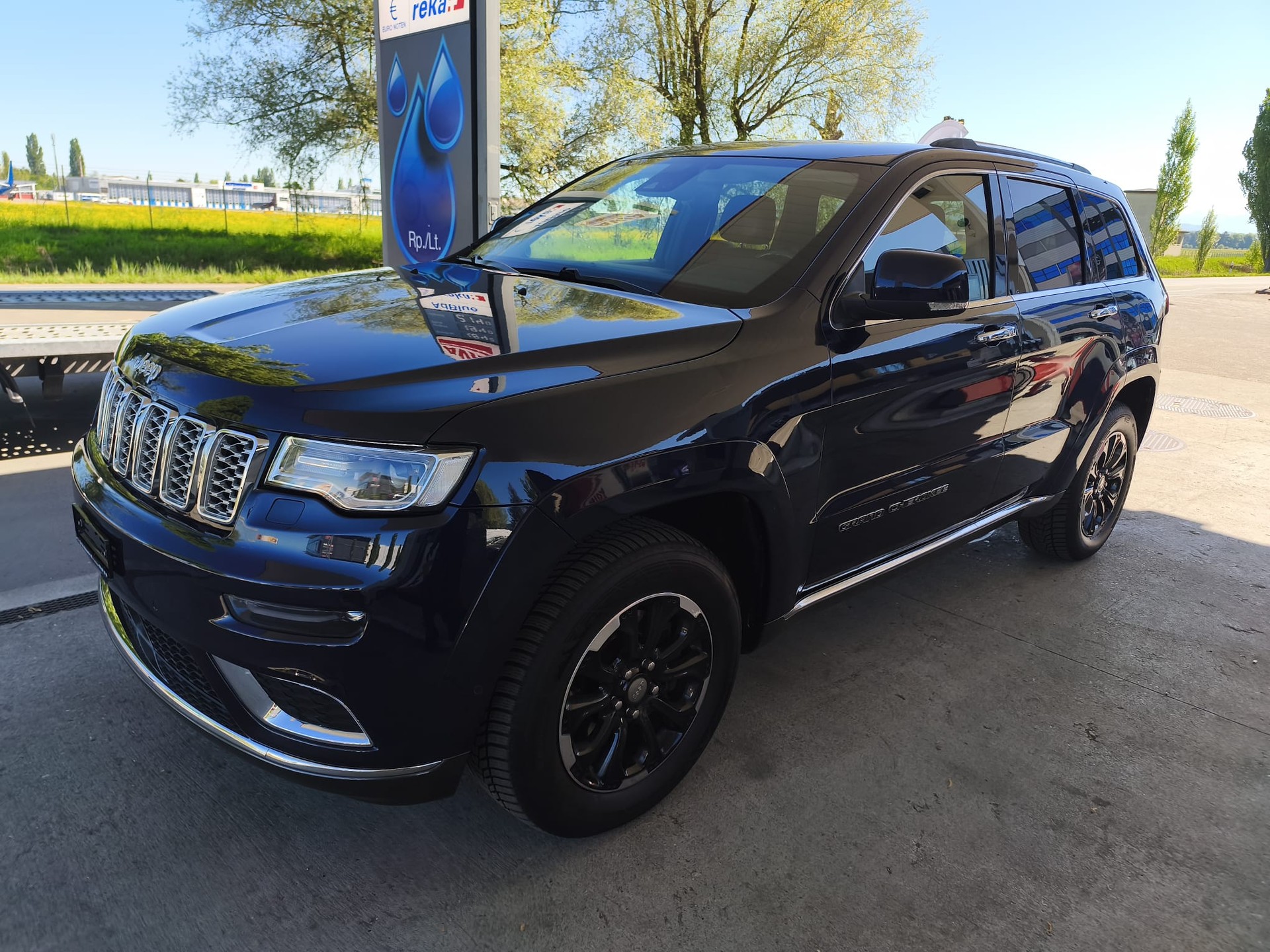 JEEP Grand Cherokee 3.0 CRD Summit Automatic-image-1