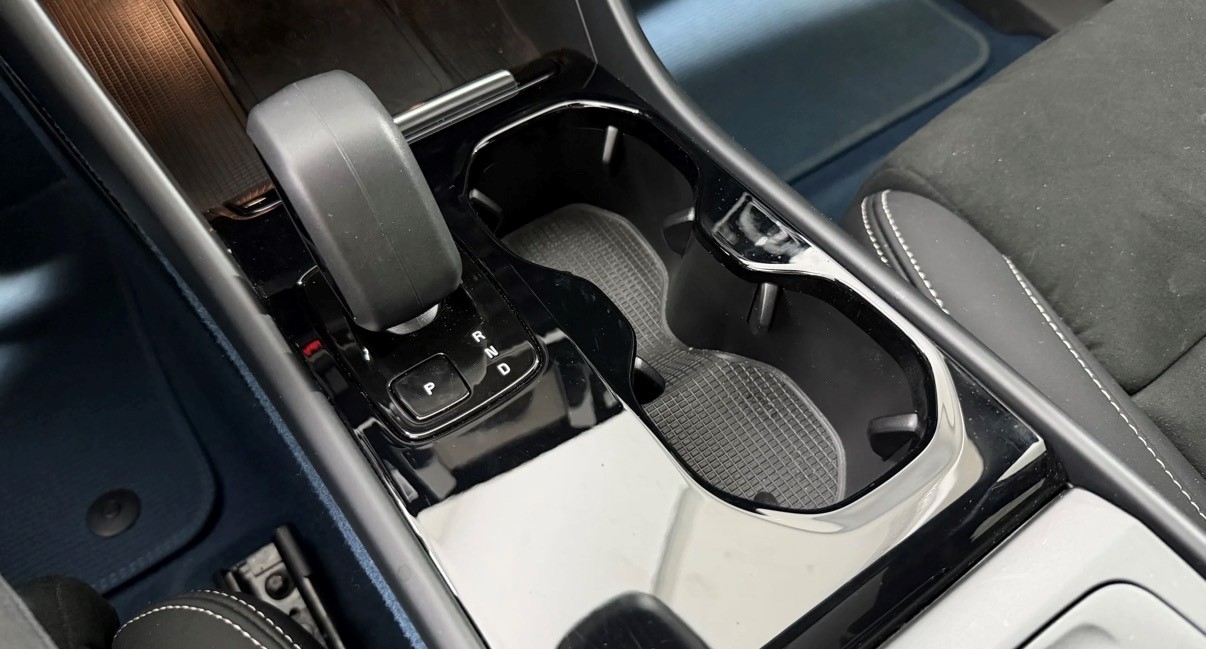 VOLVO C40 P8 Twin Recharge AWD-image-10