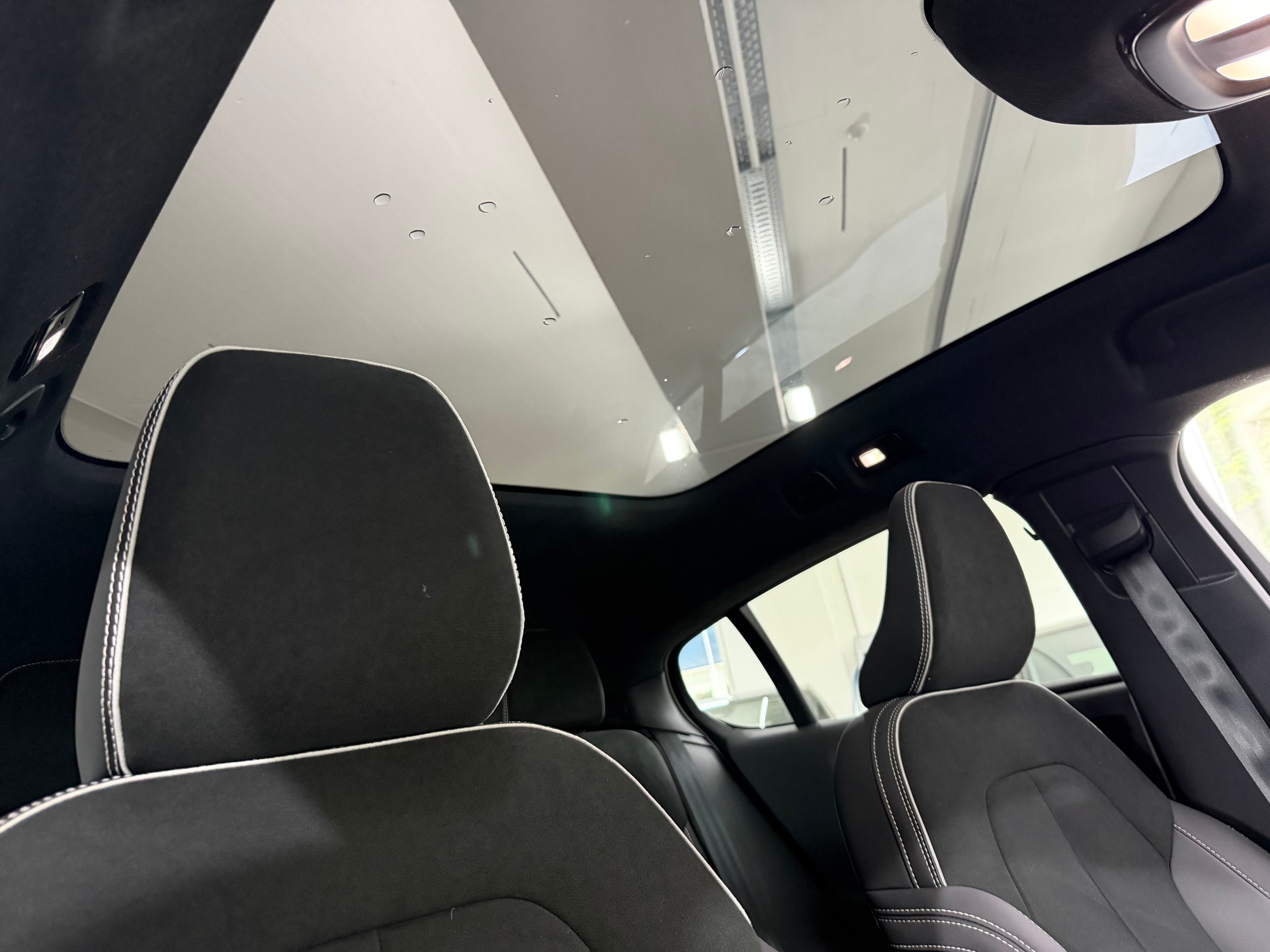 VOLVO C40 P8 Twin Recharge AWD-image-12