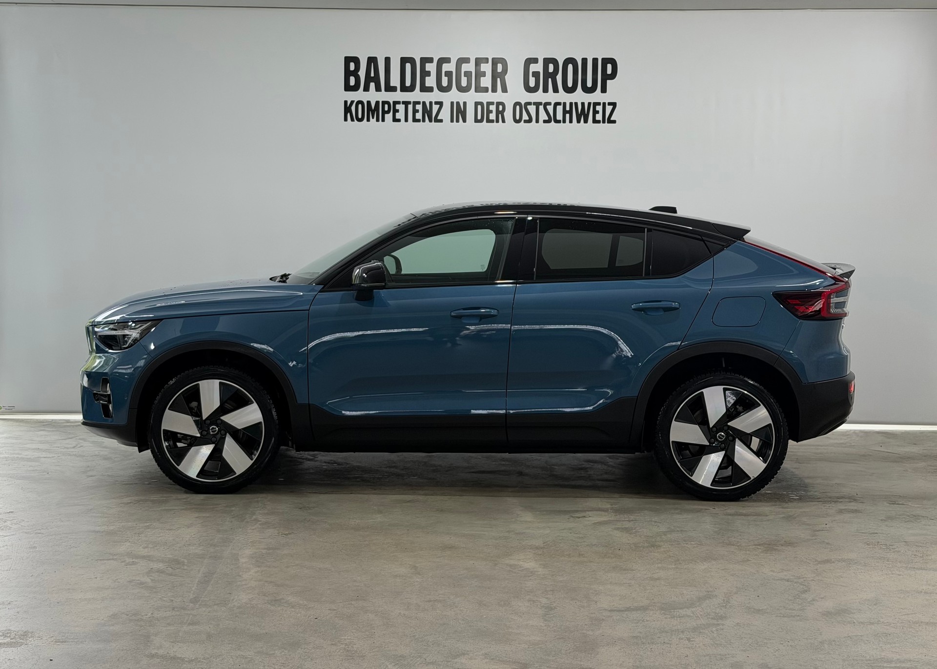 VOLVO C40 P8 Twin Recharge AWD-image-1