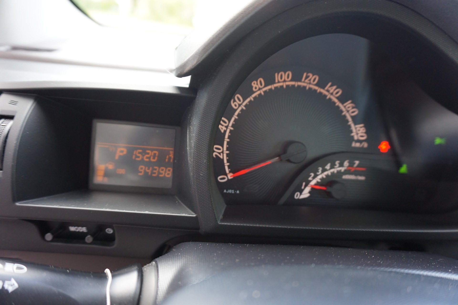 TOYOTA iQ 1.0 VVT-i Multidrive-image-5