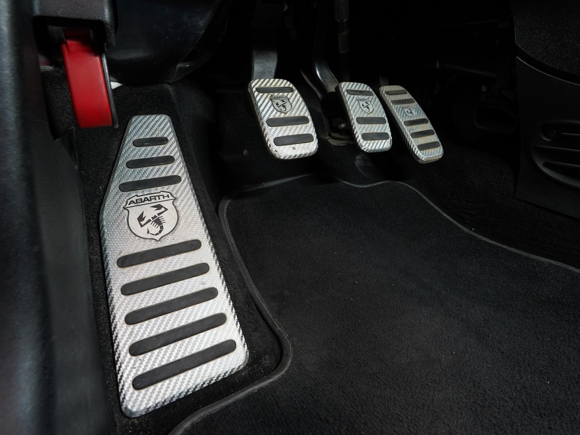 FIAT 595C 1.4 16V Turbo Abarth Turismo-image-13