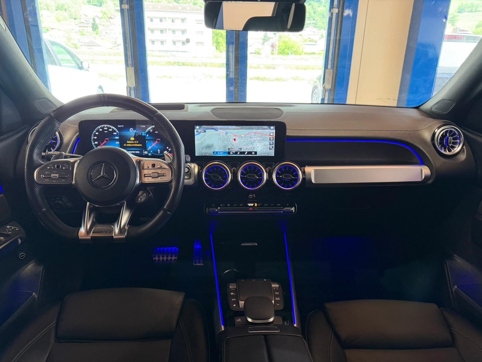 MERCEDES-BENZ GLB 35 AMG 4Matic 8G-Tronic-image-11