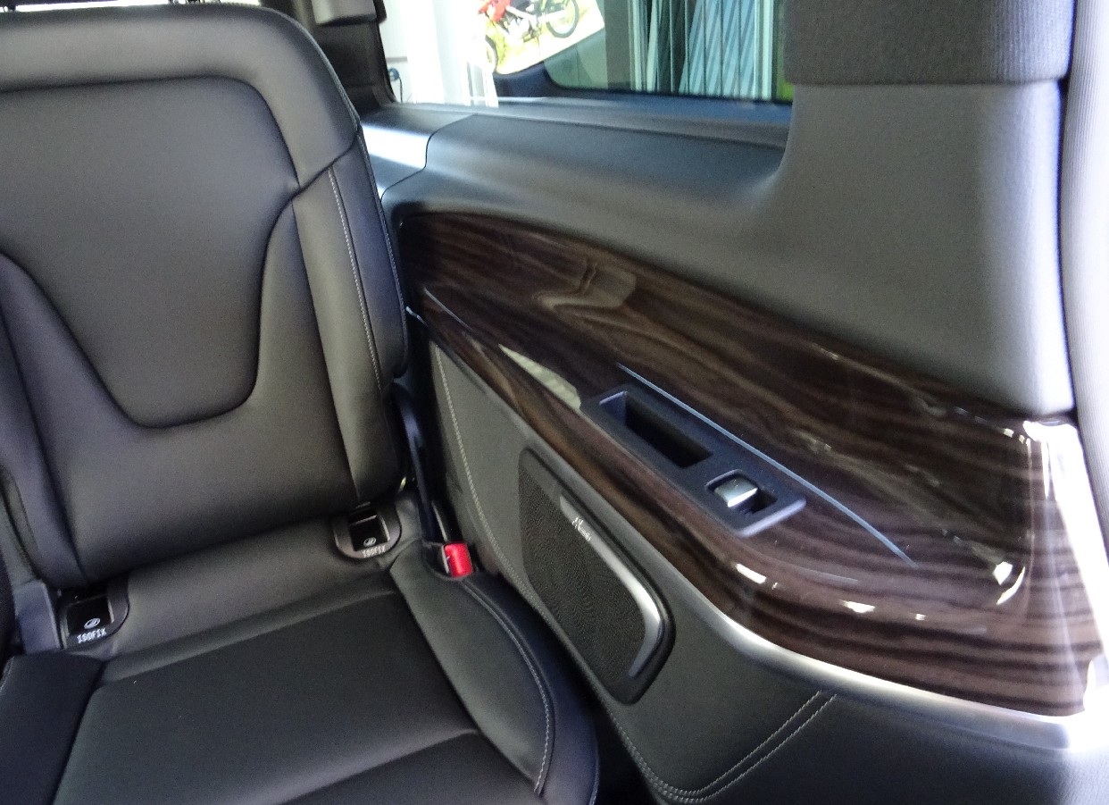 MERCEDES-BENZ V 300 d Swiss Ed. extr.lg. 4m-image-4