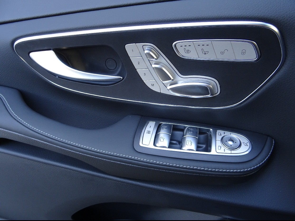 MERCEDES-BENZ V 300 d Swiss Ed. extr.lg. 4m-image-3
