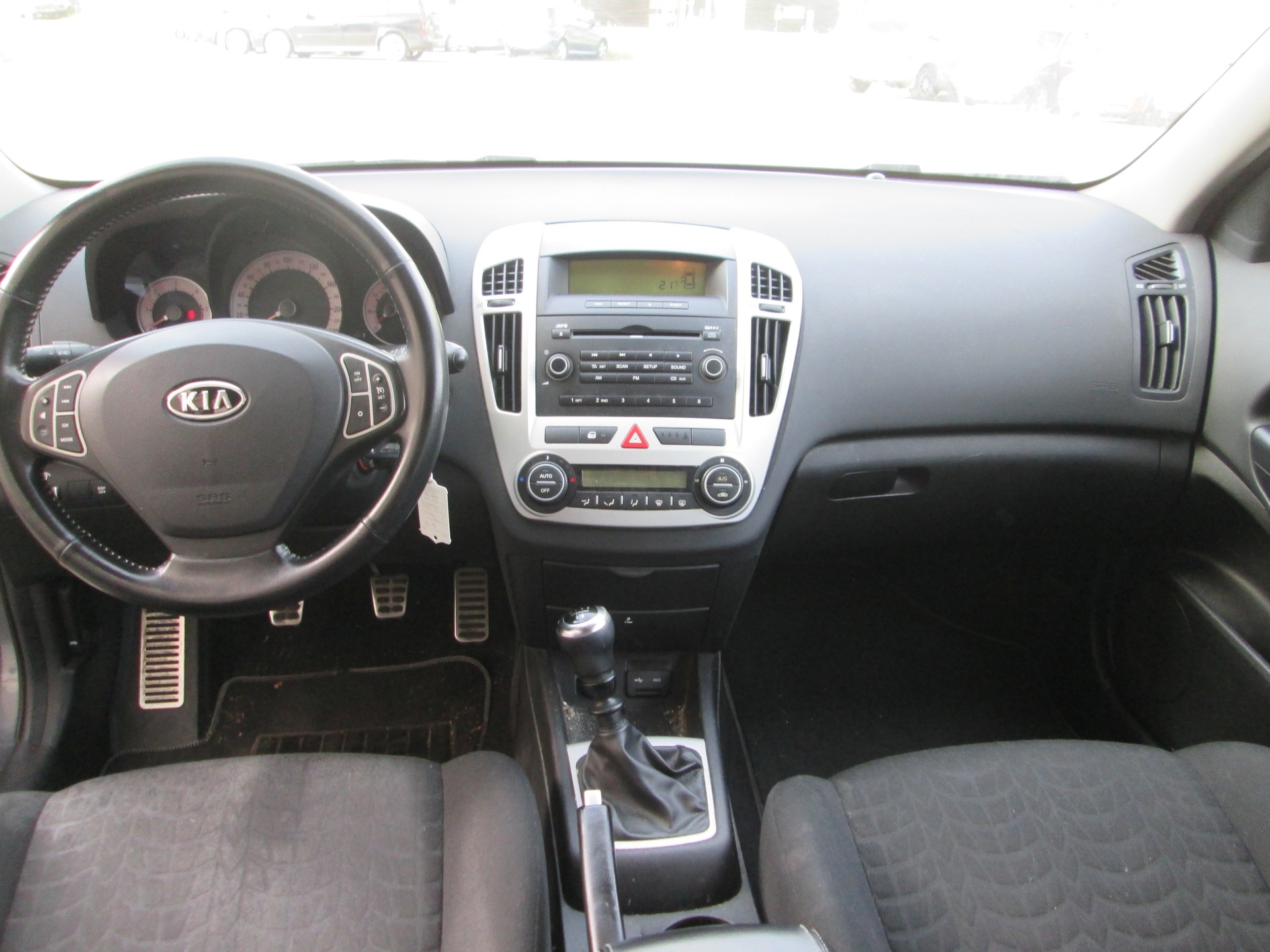 KIA Cee'd Sporty Wagon 1.6 CRDi Trend-image-6