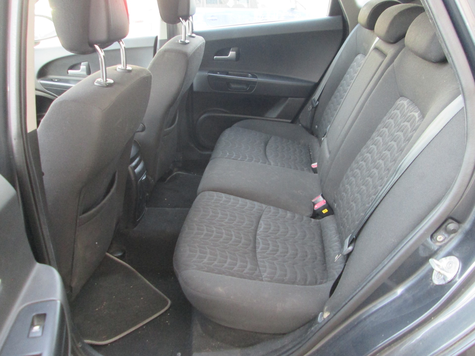KIA Cee'd Sporty Wagon 1.6 CRDi Trend-image-8