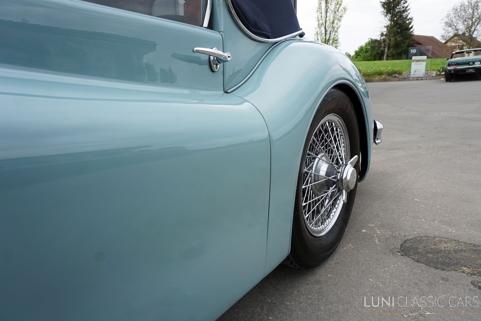 JAGUAR XK140 Drophead Coupé-image-13