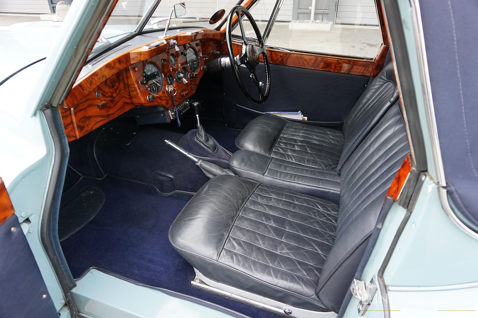 JAGUAR XK140 Drophead Coupé-image-19
