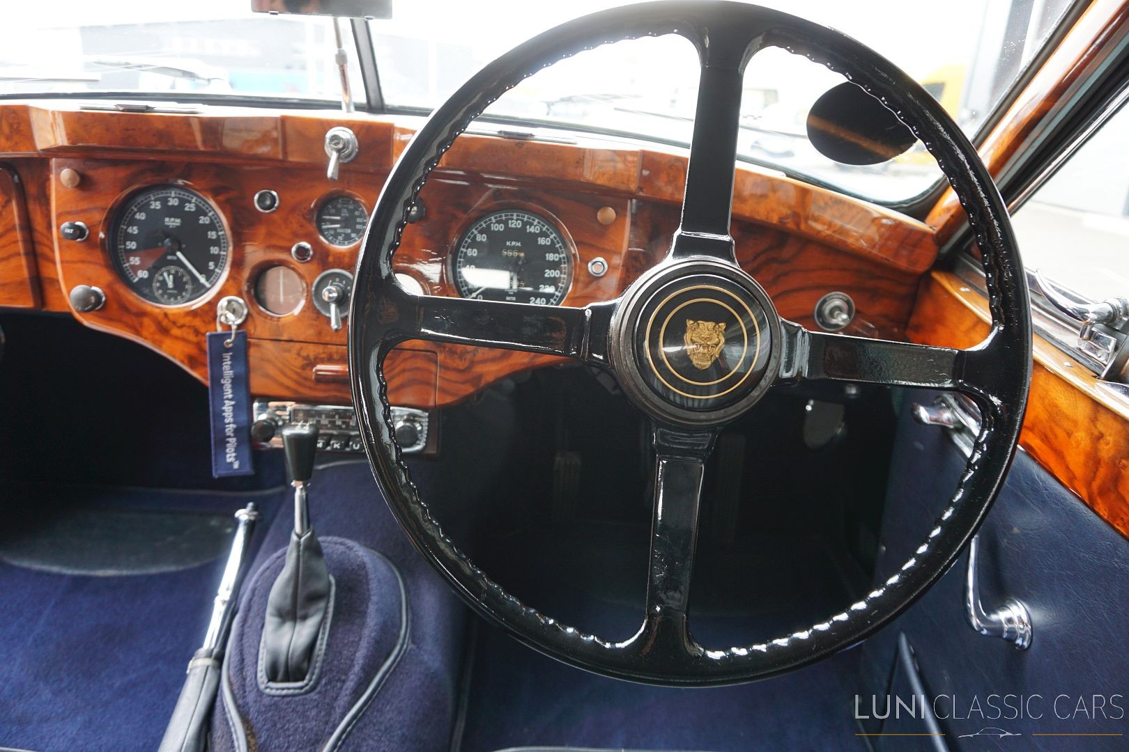 JAGUAR XK140 Drophead Coupé-image-22