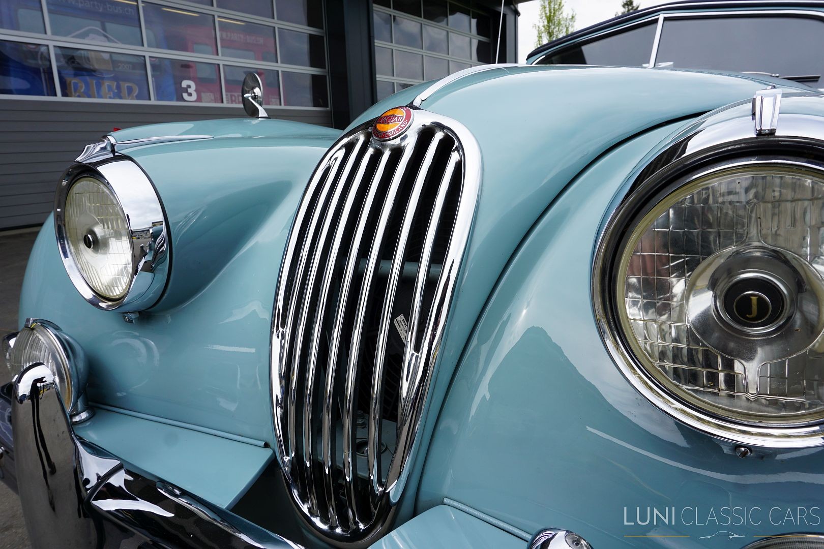 JAGUAR XK140 Drophead Coupé-image-8