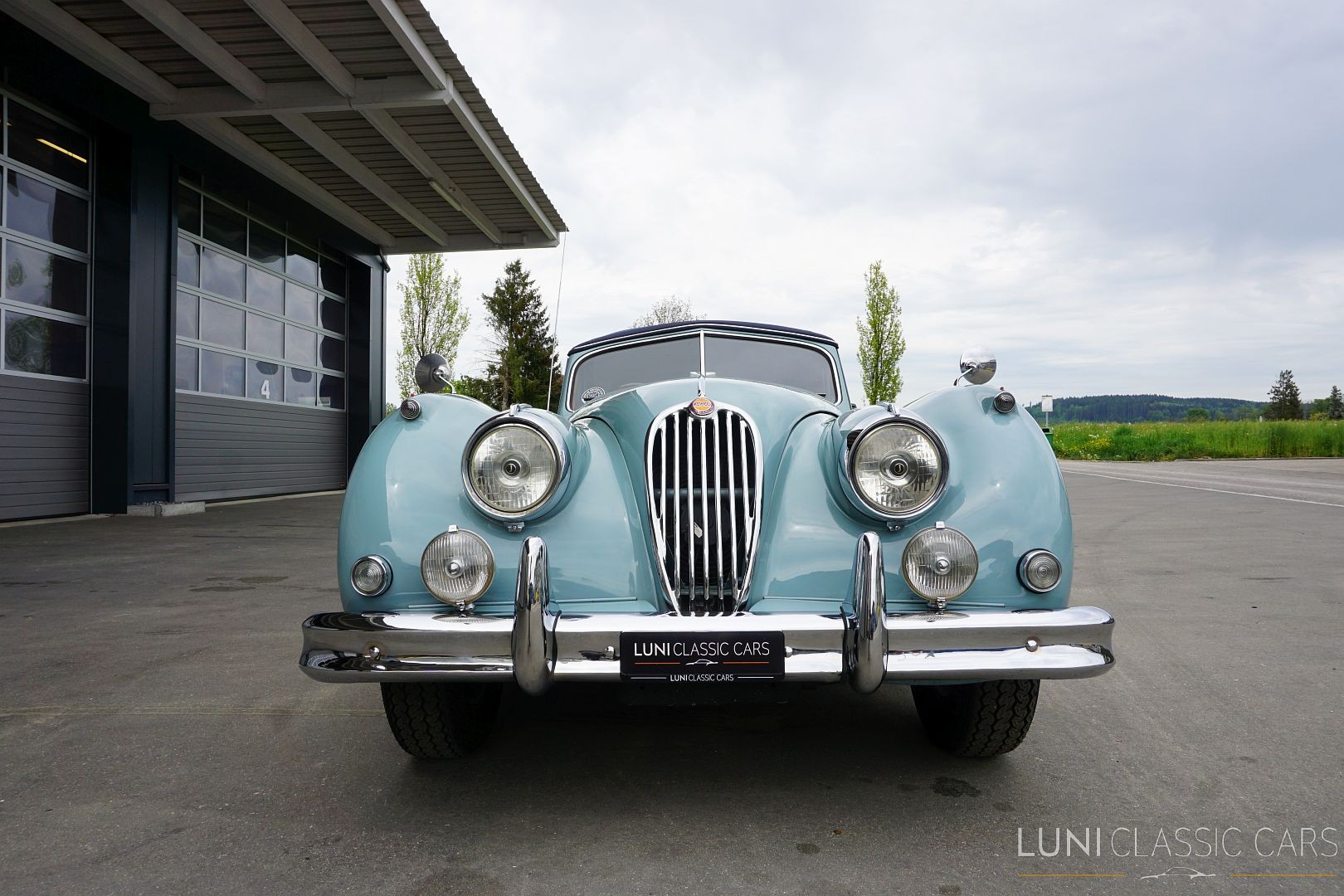 JAGUAR XK140 Drophead Coupé-image-7