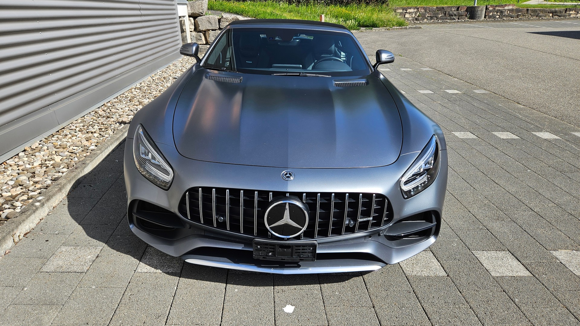 MERCEDES-BENZ AMG GT-image-1