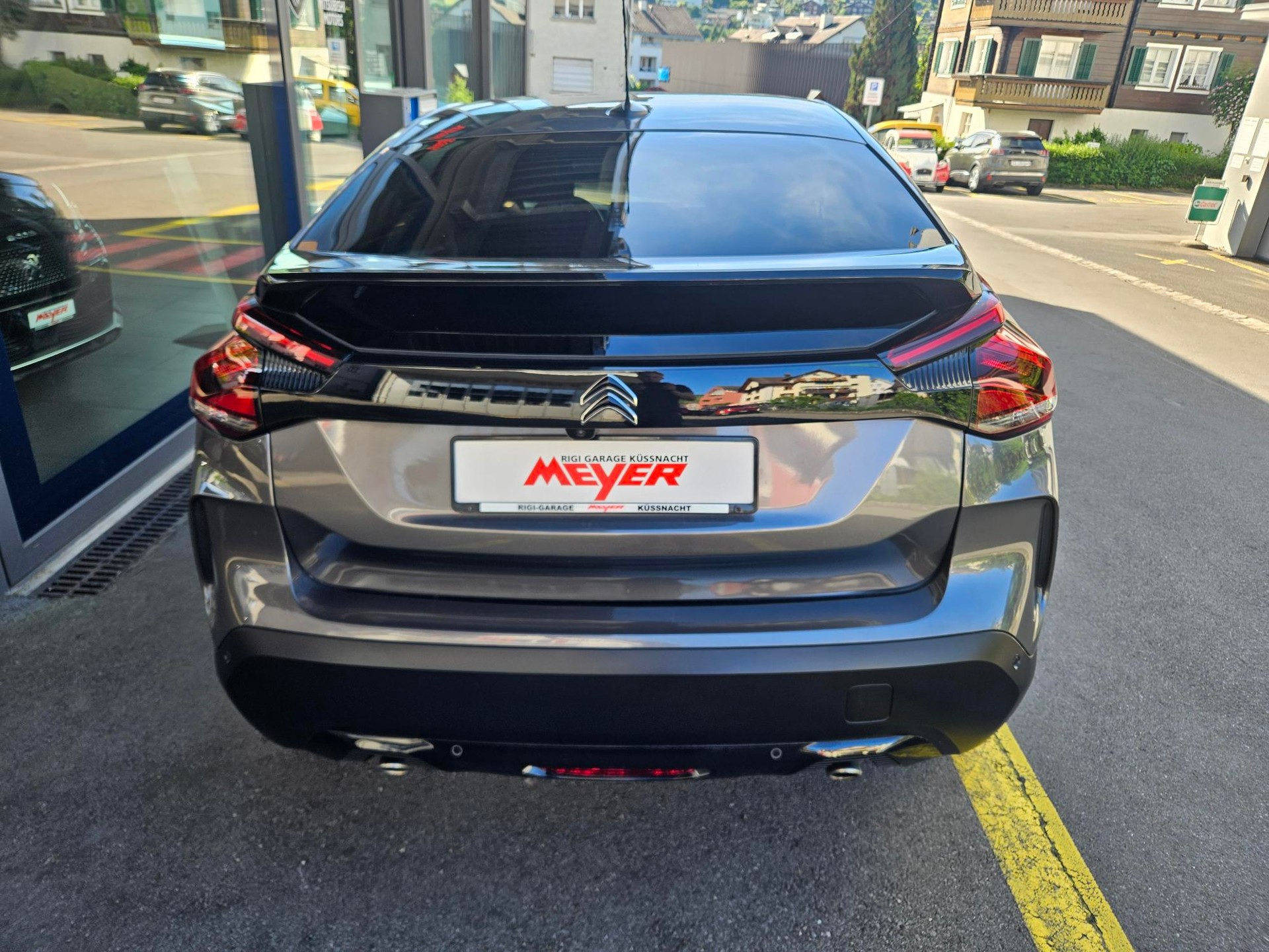 CITROEN C4 1.2 PureTech Shine-image-4