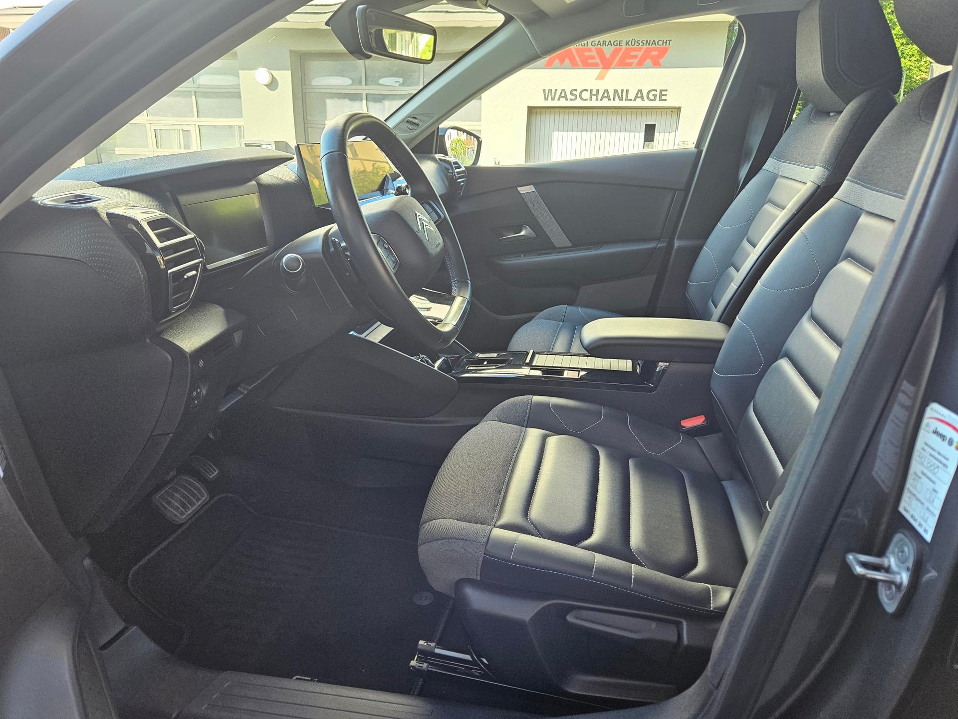 CITROEN C4 1.2 PureTech Shine-image-7