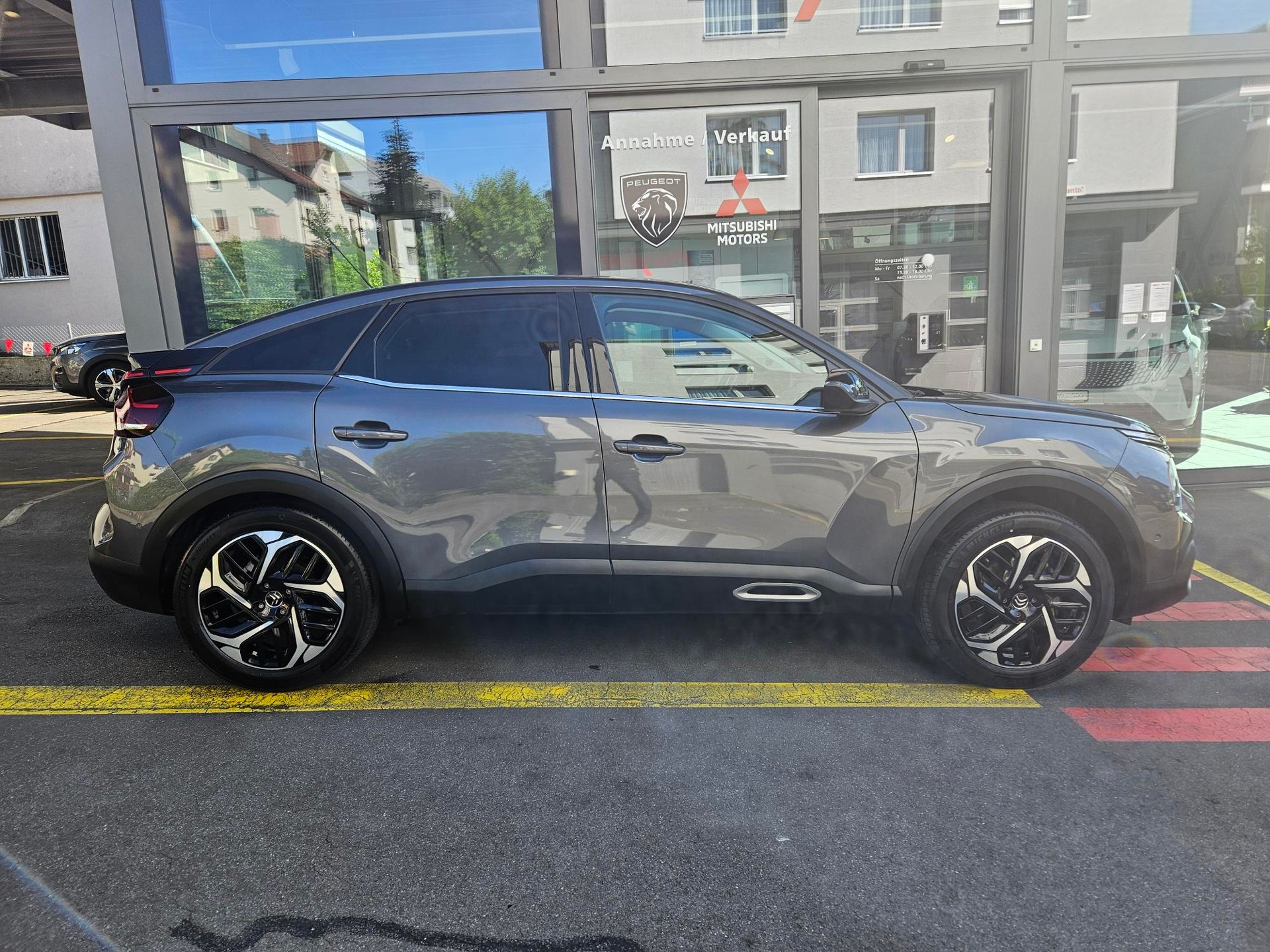 CITROEN C4 1.2 PureTech Shine-showroom-element-1
