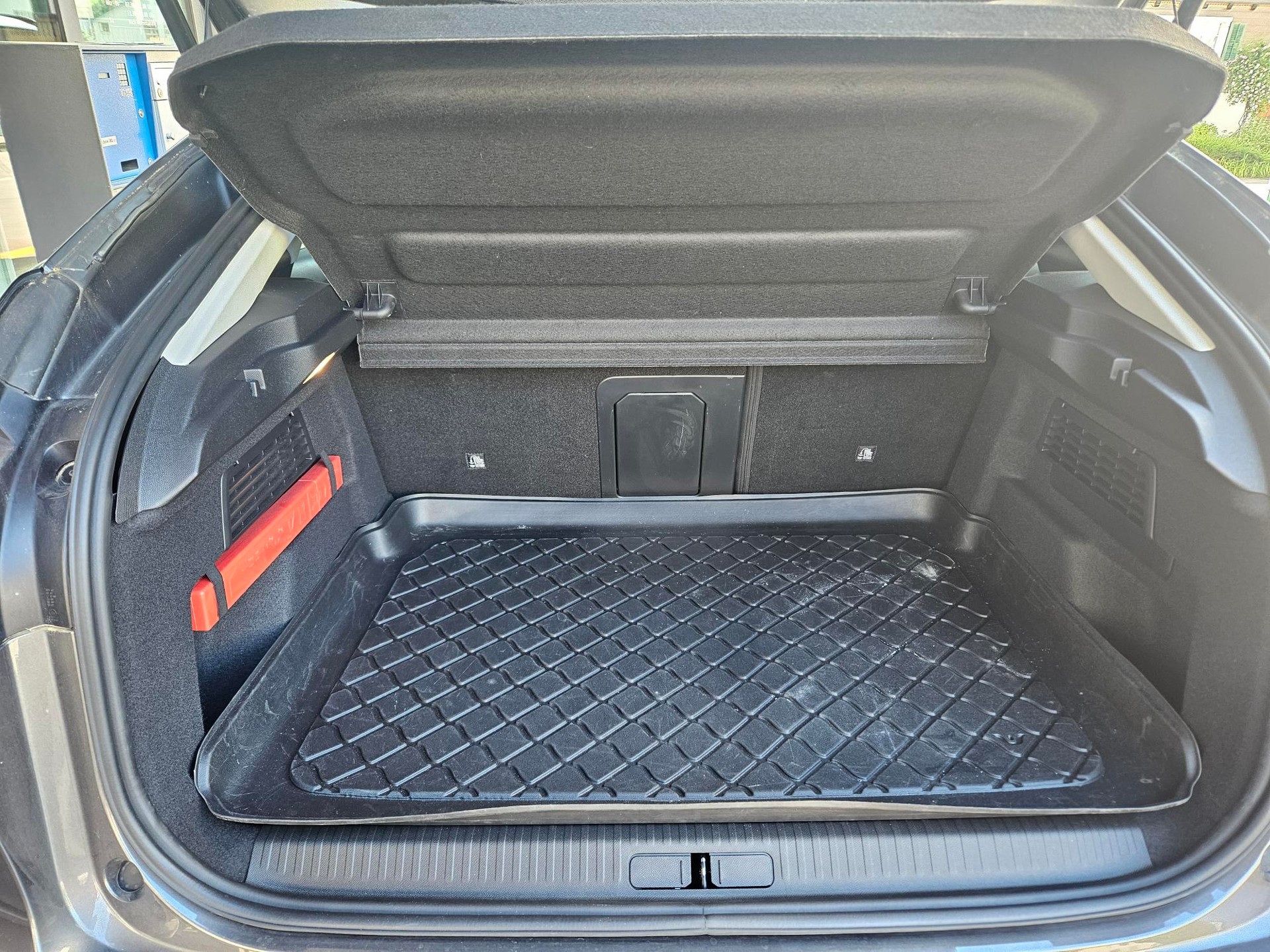 CITROEN C4 1.2 PureTech Shine-image-9