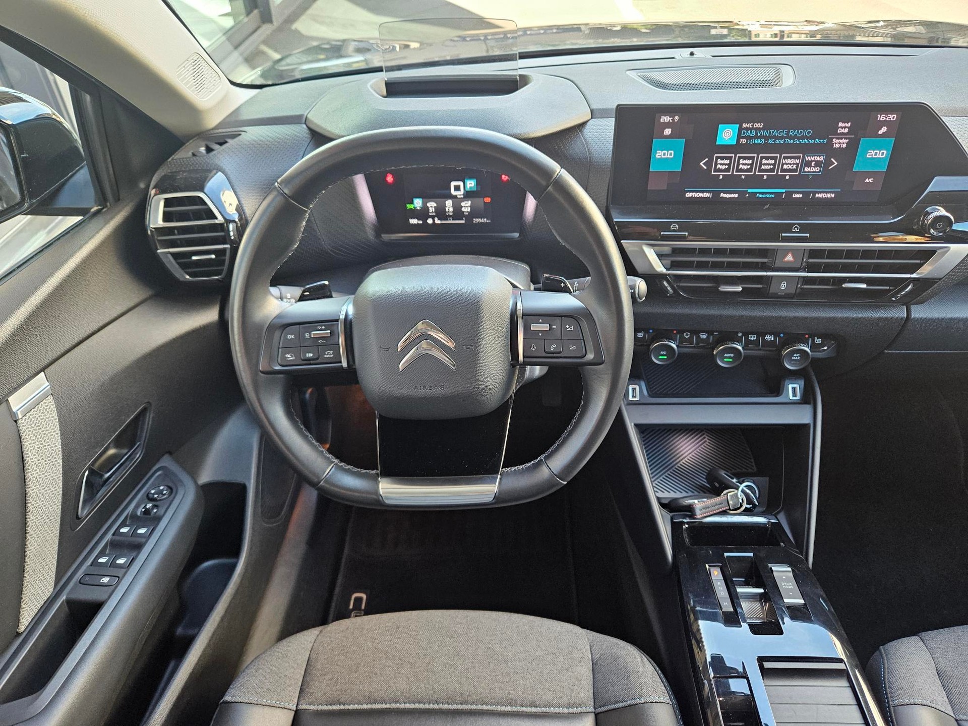 CITROEN C4 1.2 PureTech Shine-image-5