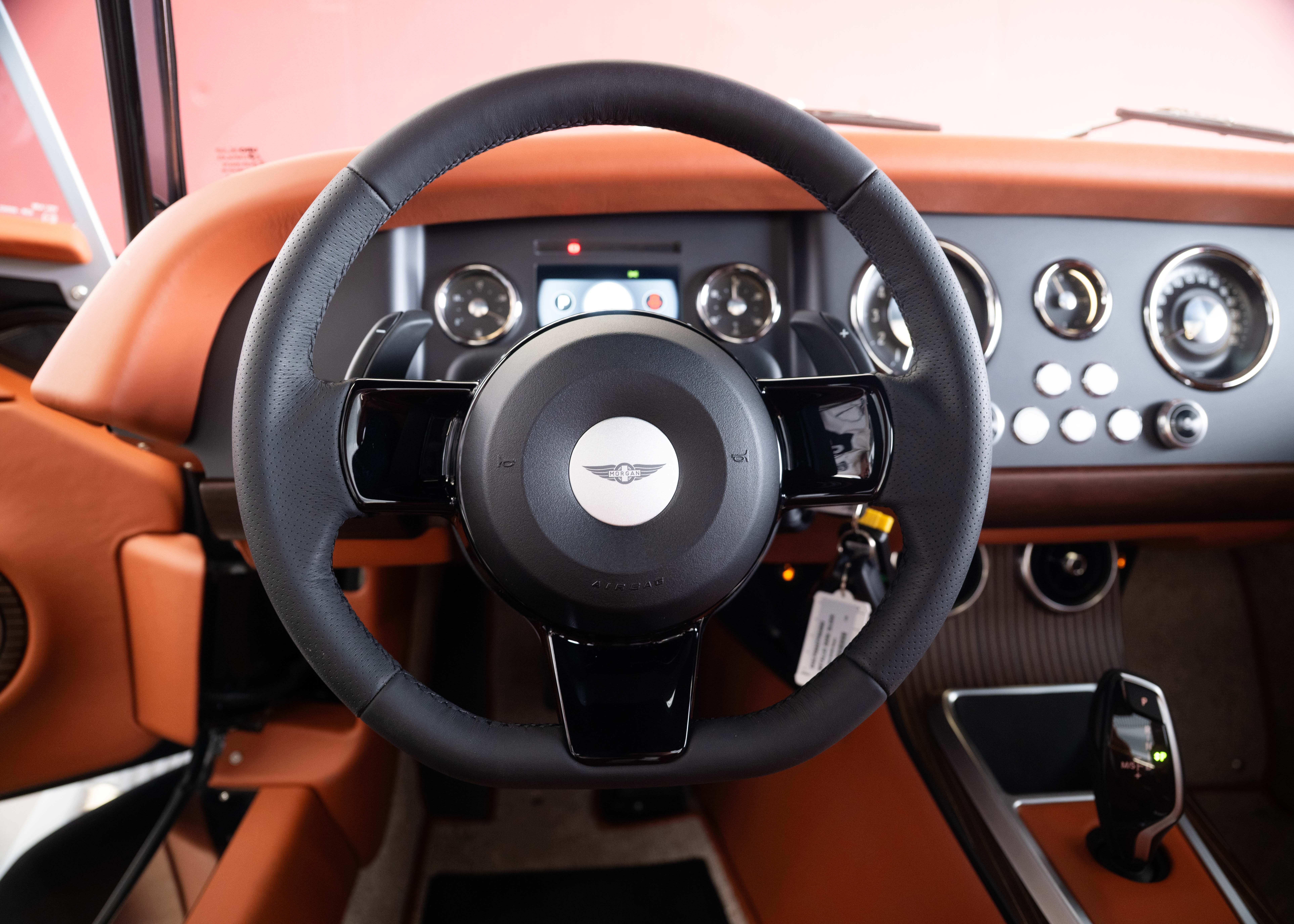 Image MORGAN PLUS-SIX Supersport 3.0 Bespoke (Swiss new car, Dark Silver metallic paint, 30-month factory warranty)