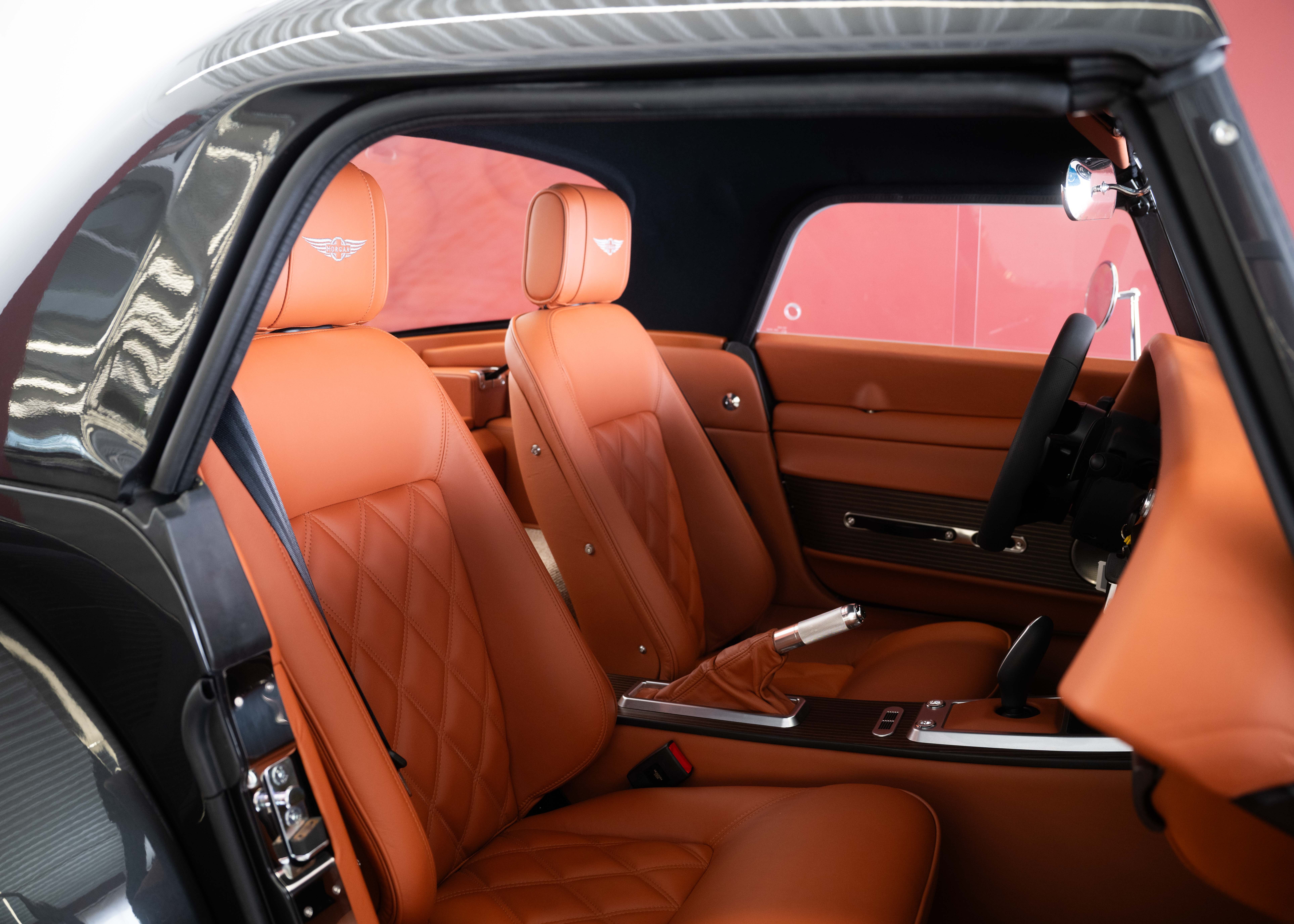 Image MORGAN PLUS-SIX Supersport 3.0 Bespoke (Swiss new car, Dark Silver metallic paint, 30-month factory warranty)